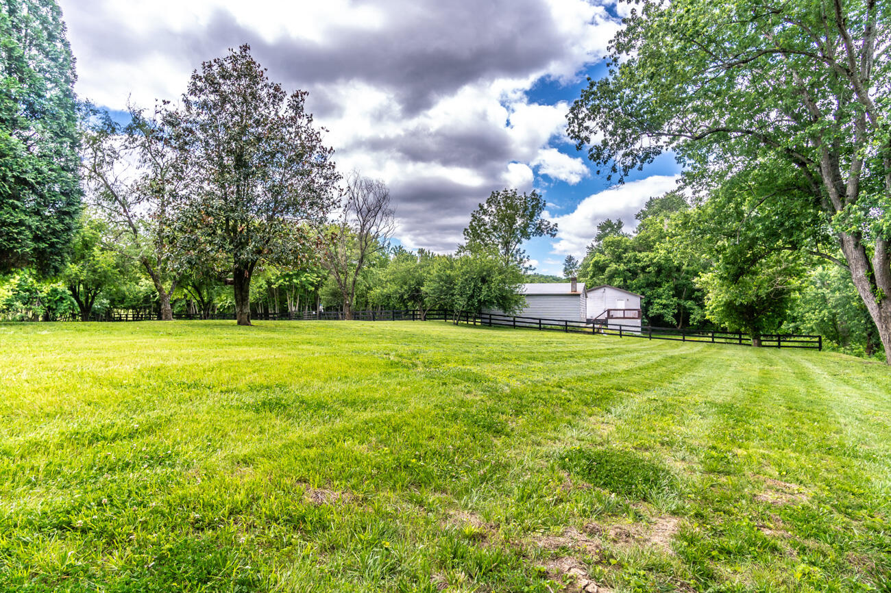 2897 College Hill Road Property Photo 5