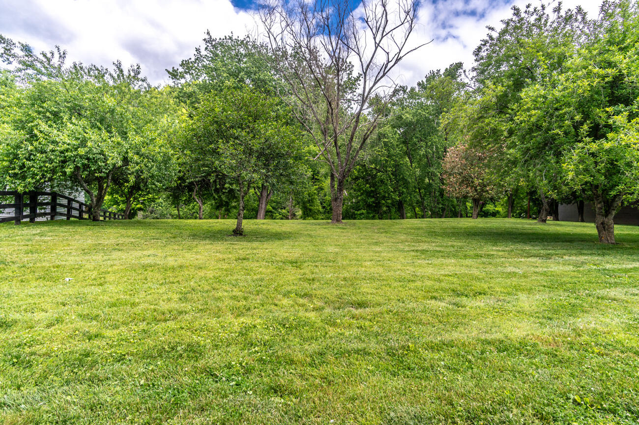 2897 College Hill Road Property Photo 6