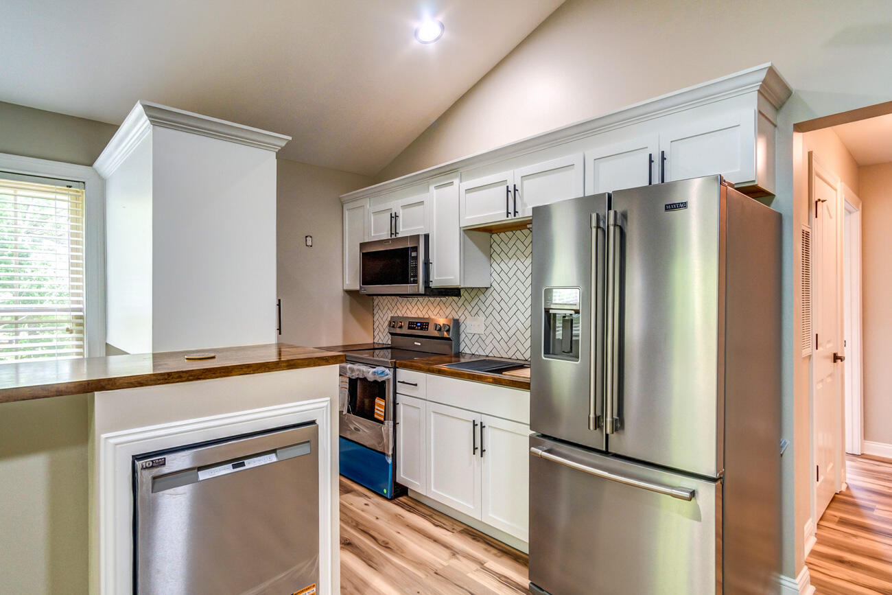 2897 College Hill Road Property Photo 13