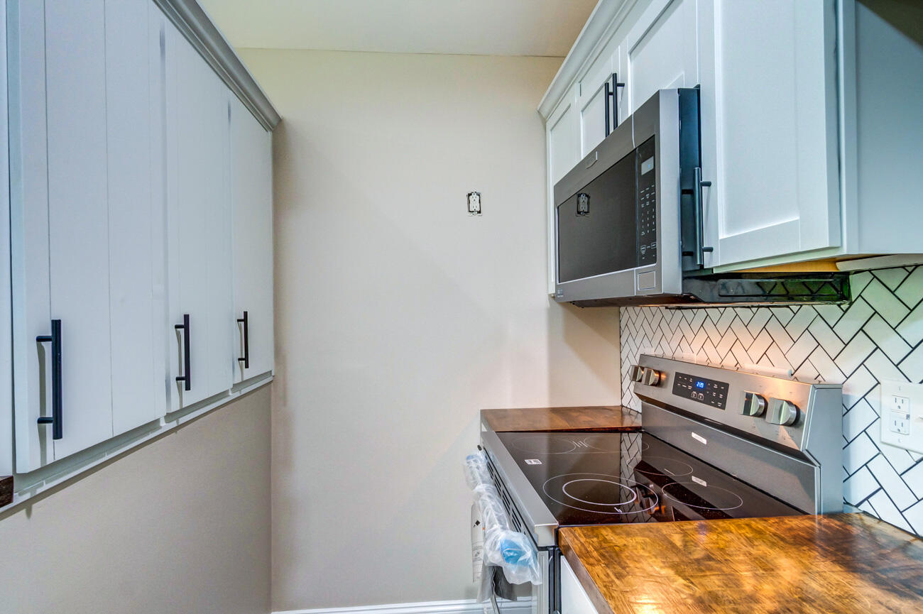 2897 College Hill Road Property Photo 15