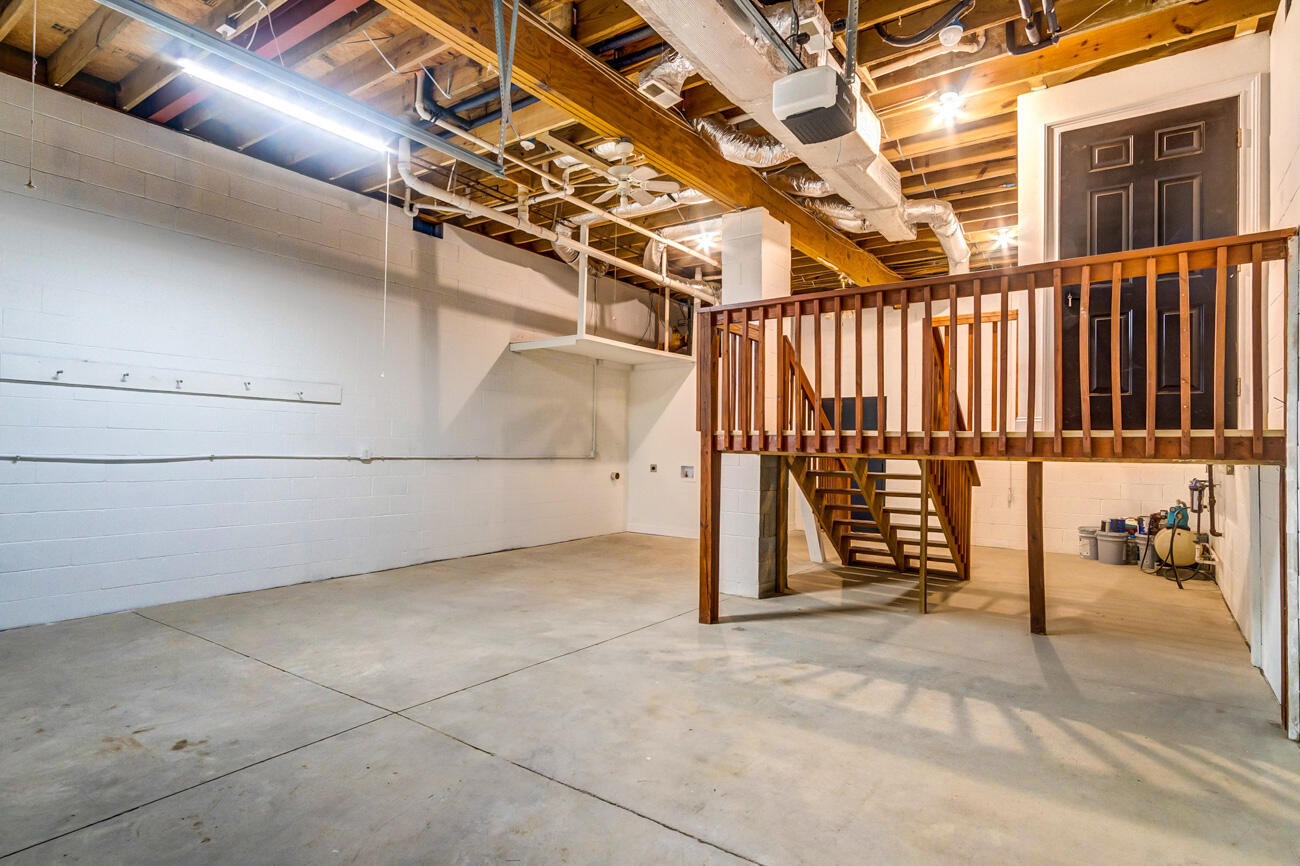 2897 College Hill Road Property Photo 33