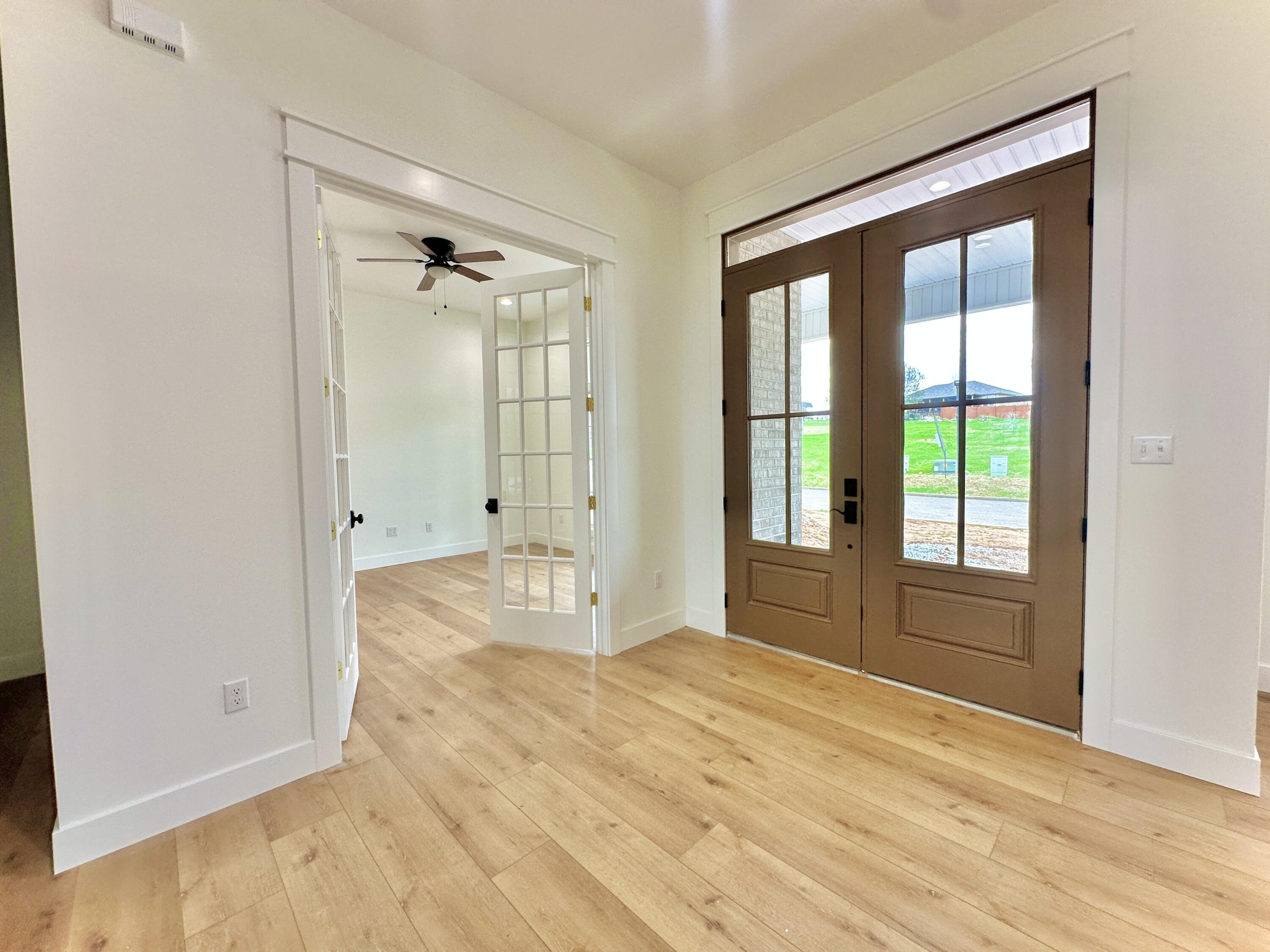 370 Splendor View Drive Property Photo 5
