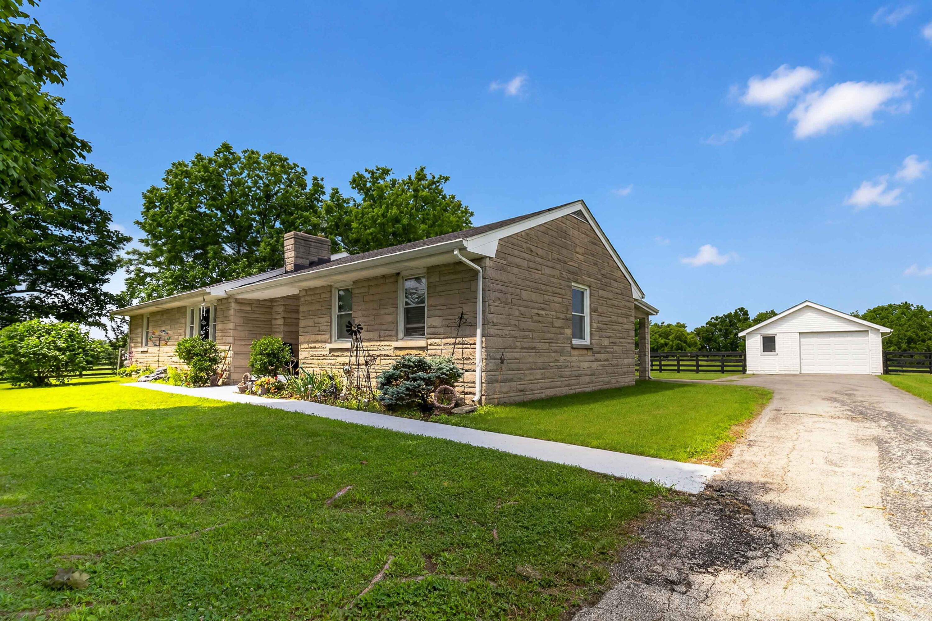 1730 Woods Road Property Photo 2