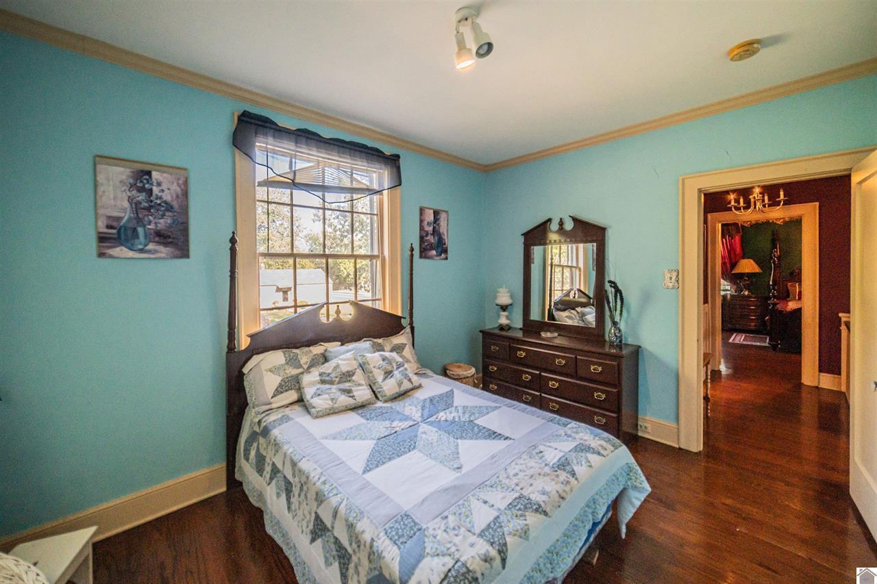 2104 Monroe Street Property Photo 17