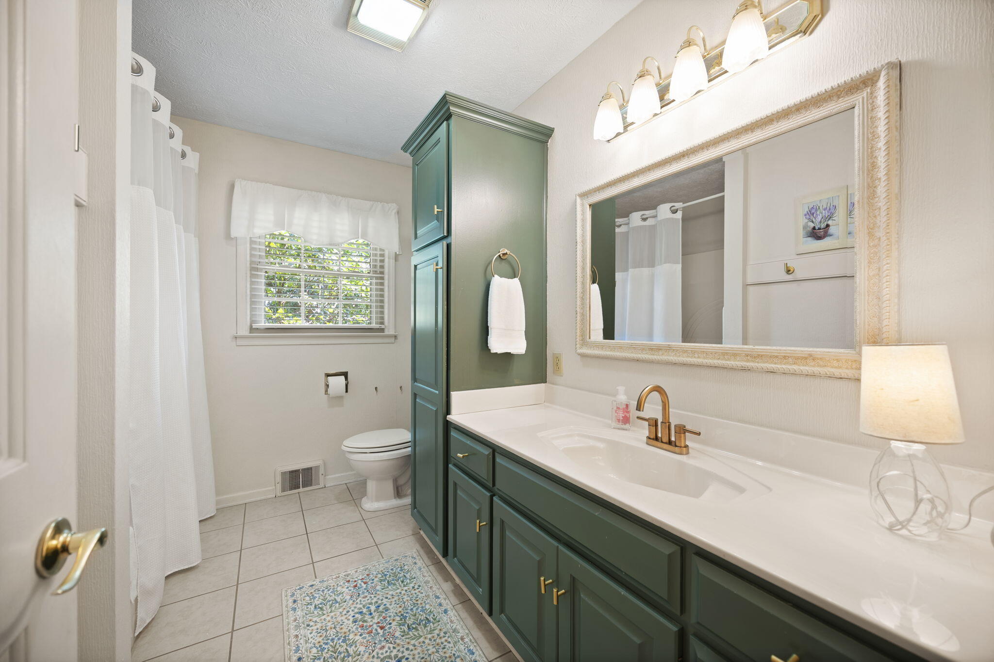 206 Stevens Court Property Photo 29