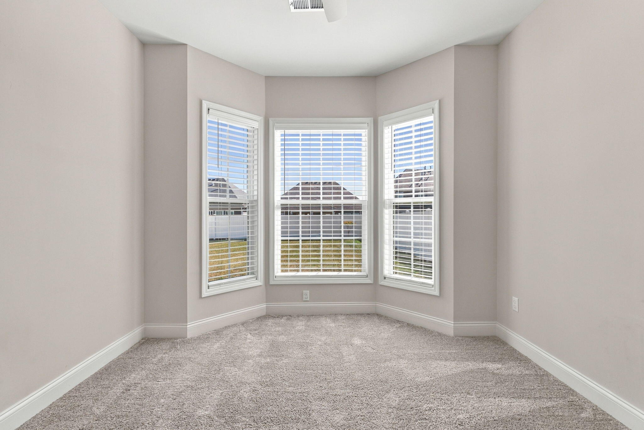 732 Hollyhock Drive Property Photo 8