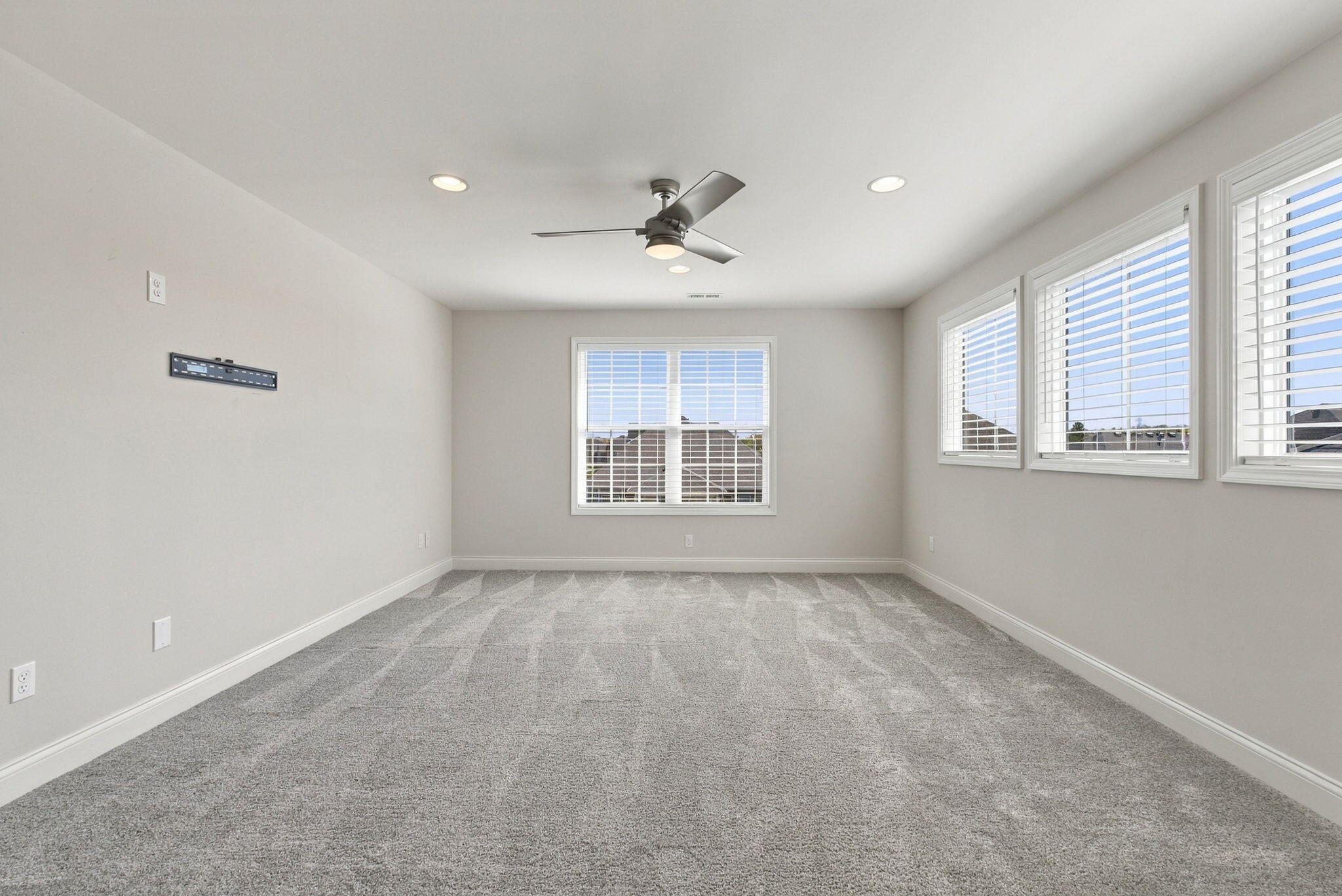 732 Hollyhock Drive Property Photo 10