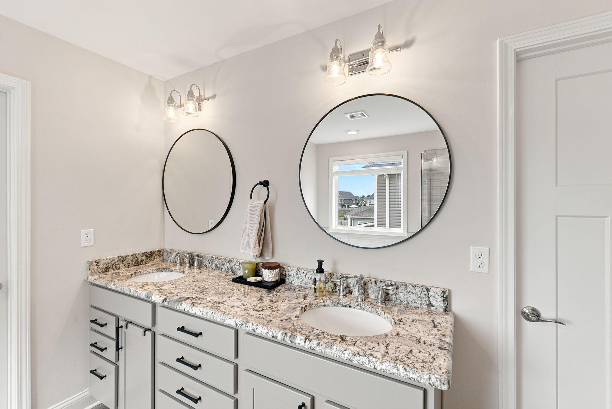 732 Hollyhock Drive Property Photo 34