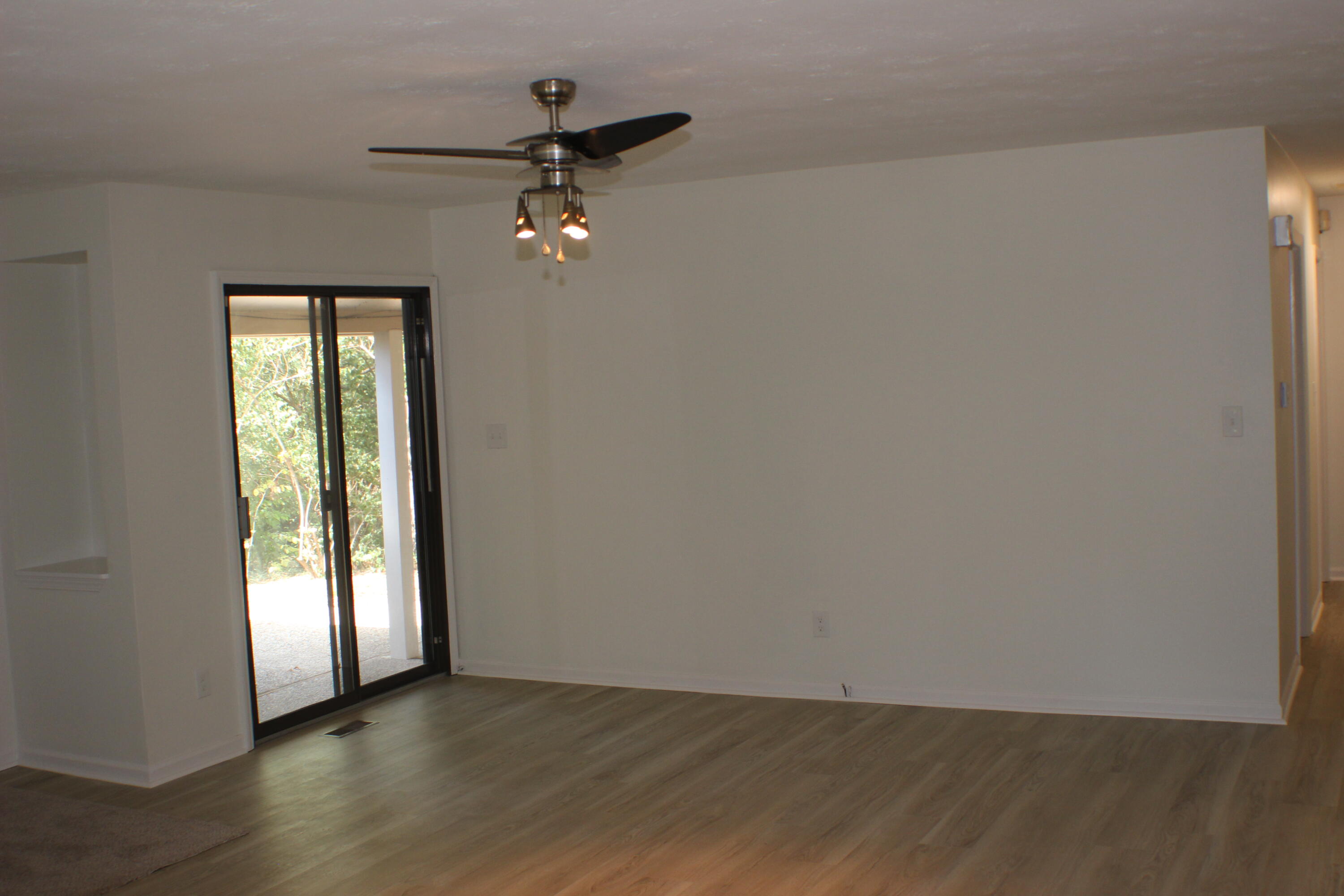 3193 Carriage Lane Property Photo 8