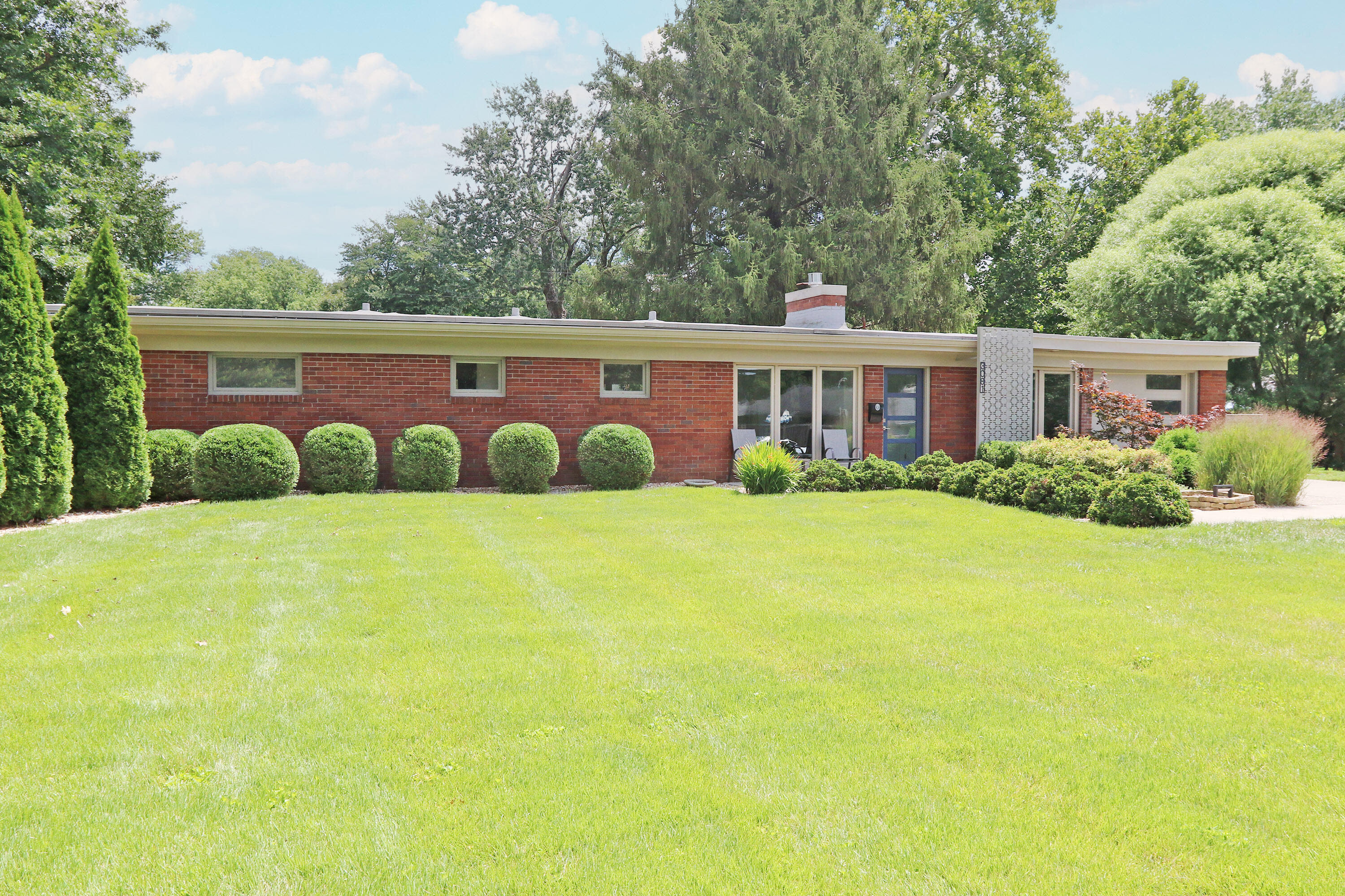 3081 Breckenwood Drive Property Photo 3