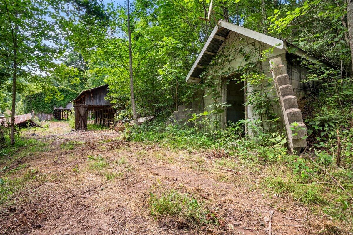 2661 Buncomb Road Property Photo 1
