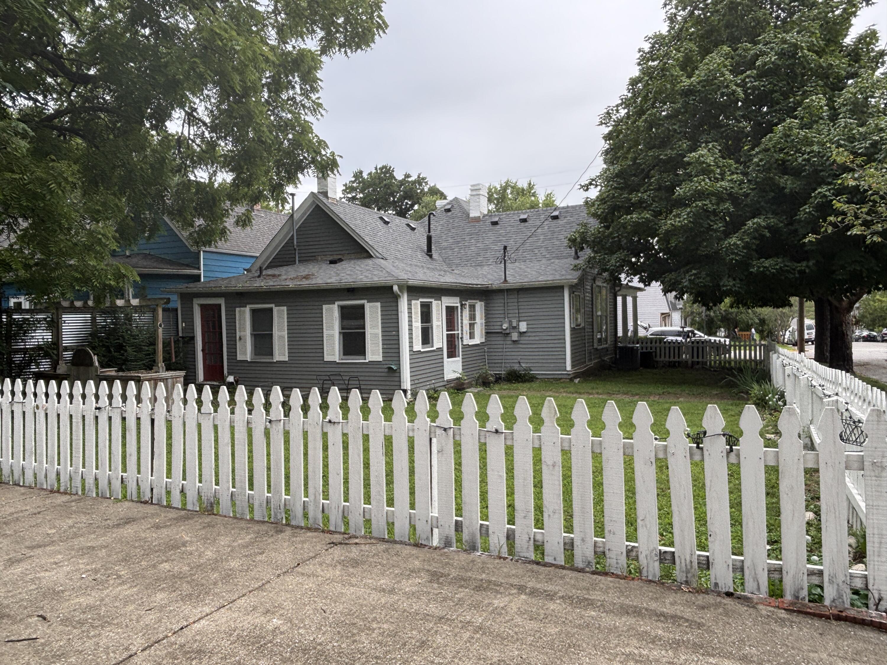 125 E Campbell Street Property Photo 19