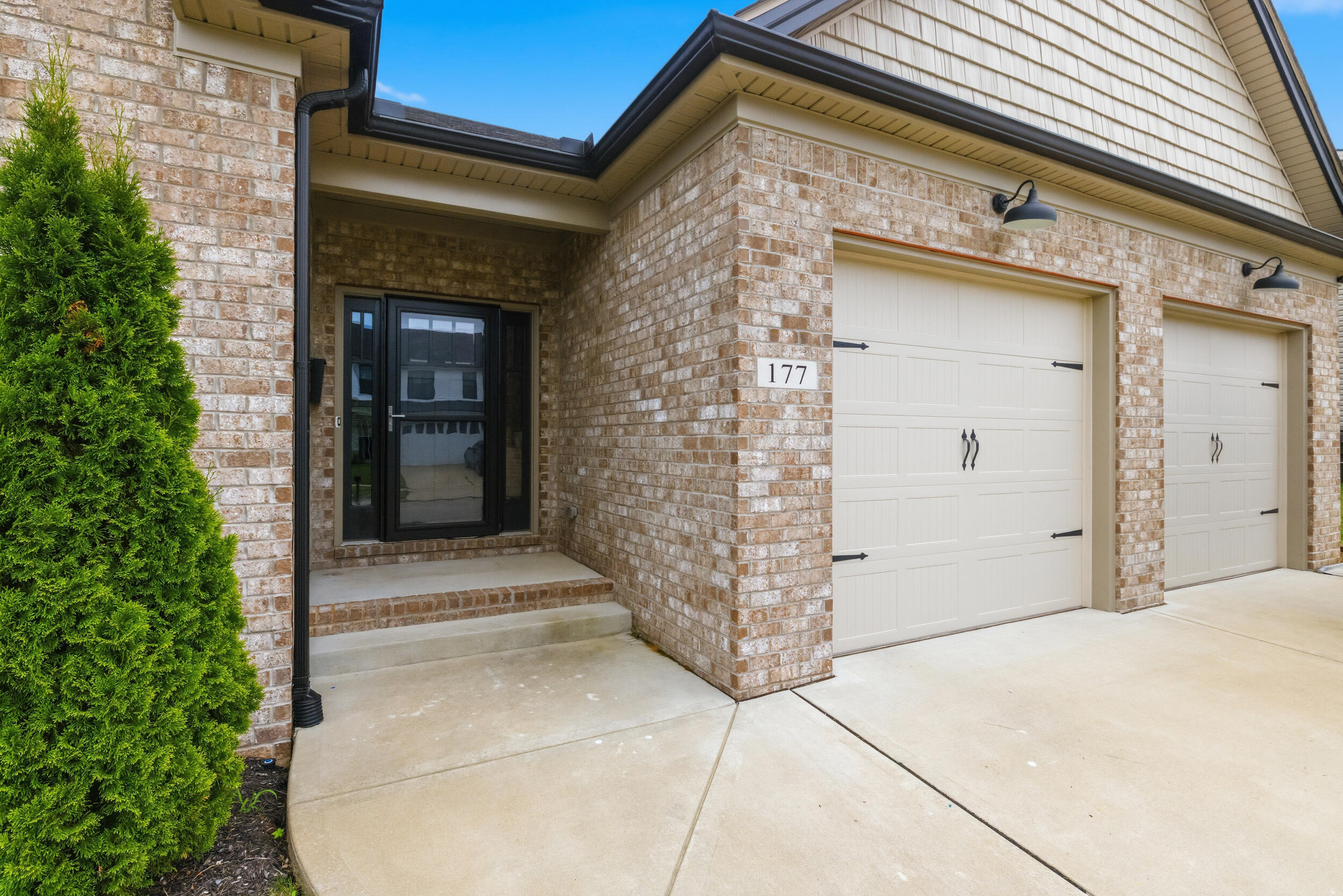 177 Waterside Drive Property Photo 2