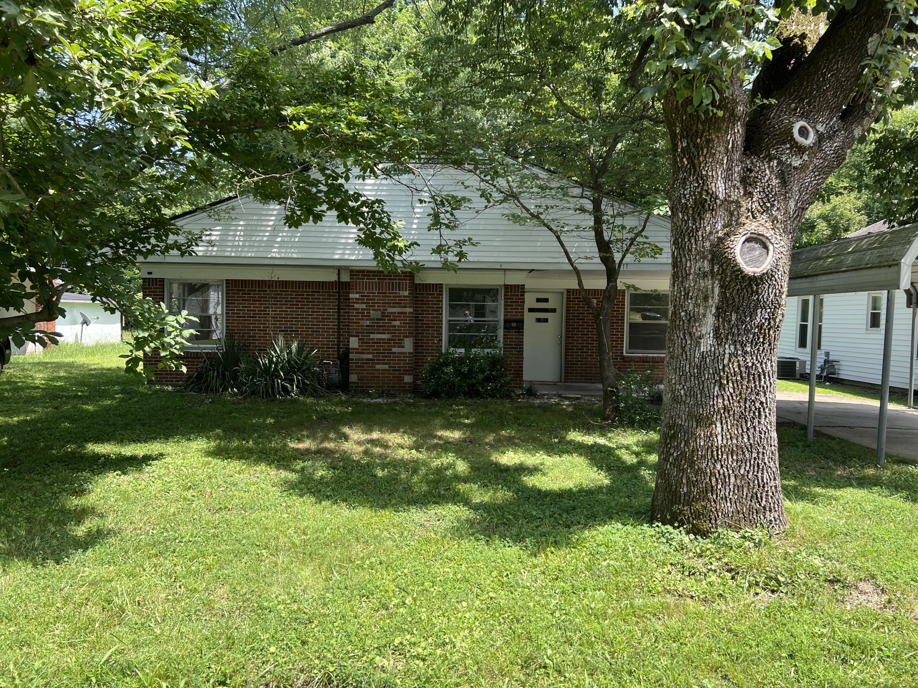 211 S 15th Street Property Photo 2