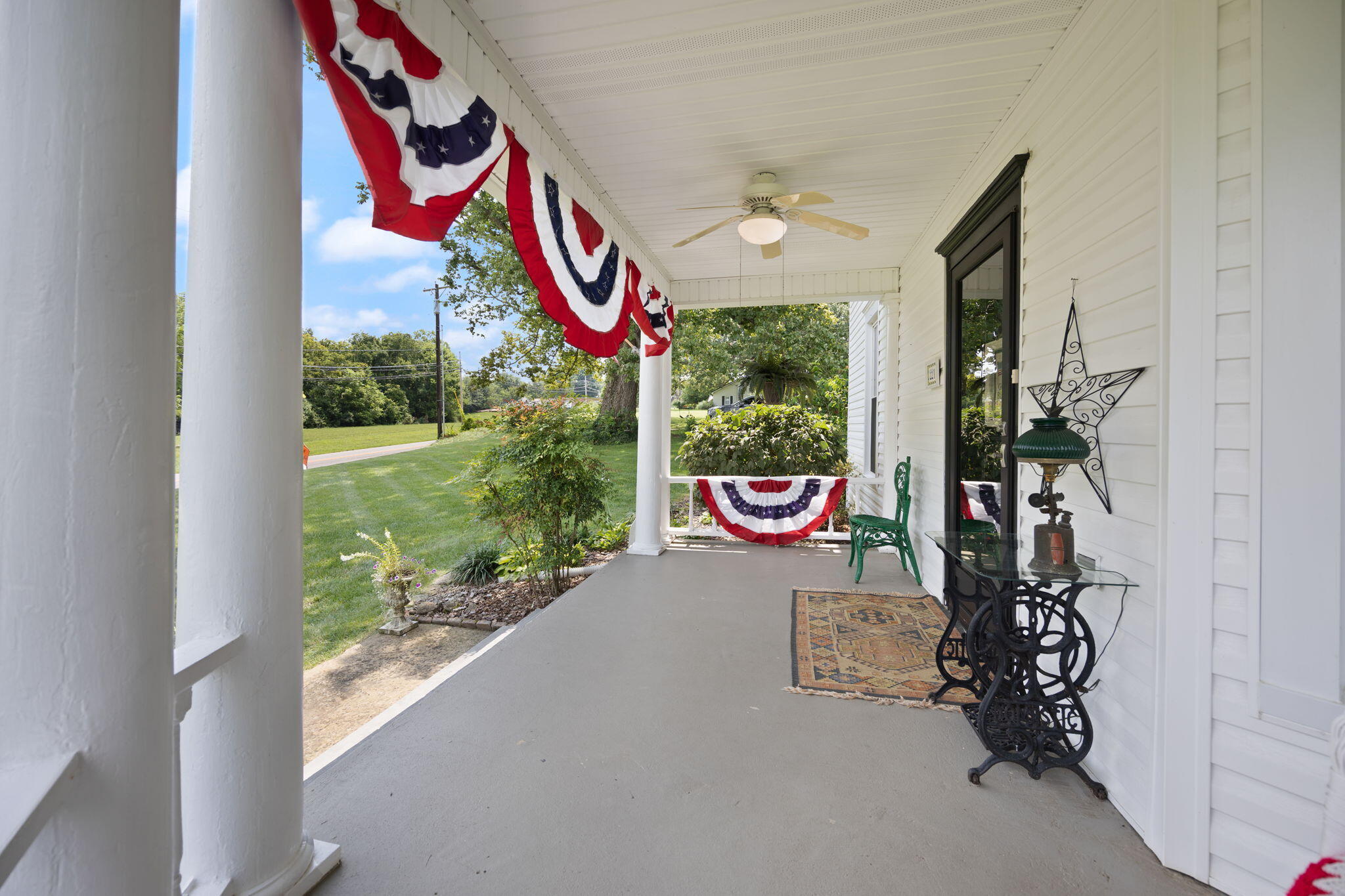 221 Somerset Street Property Photo 6