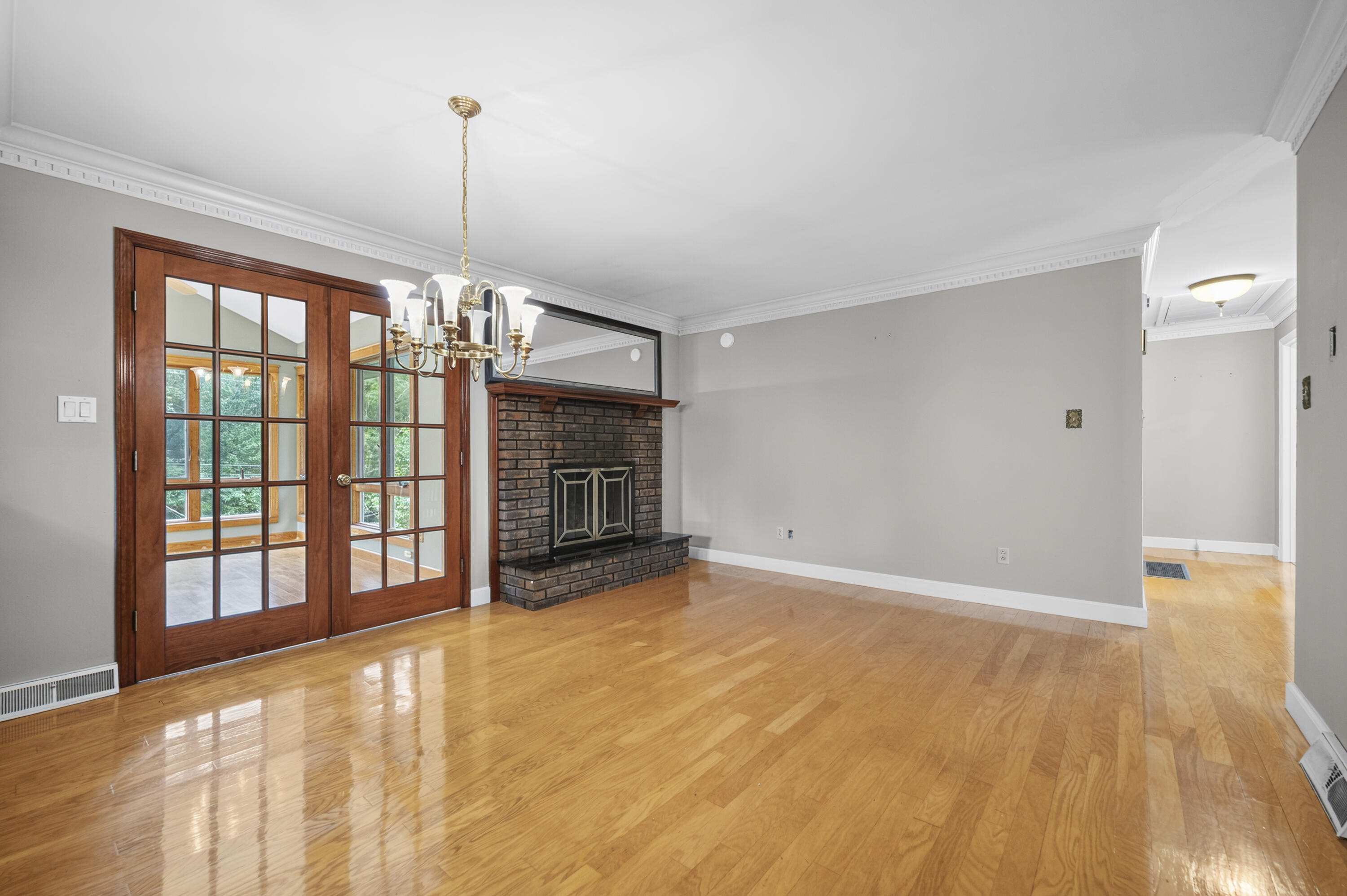 2075 Greentree Drive Property Photo 7