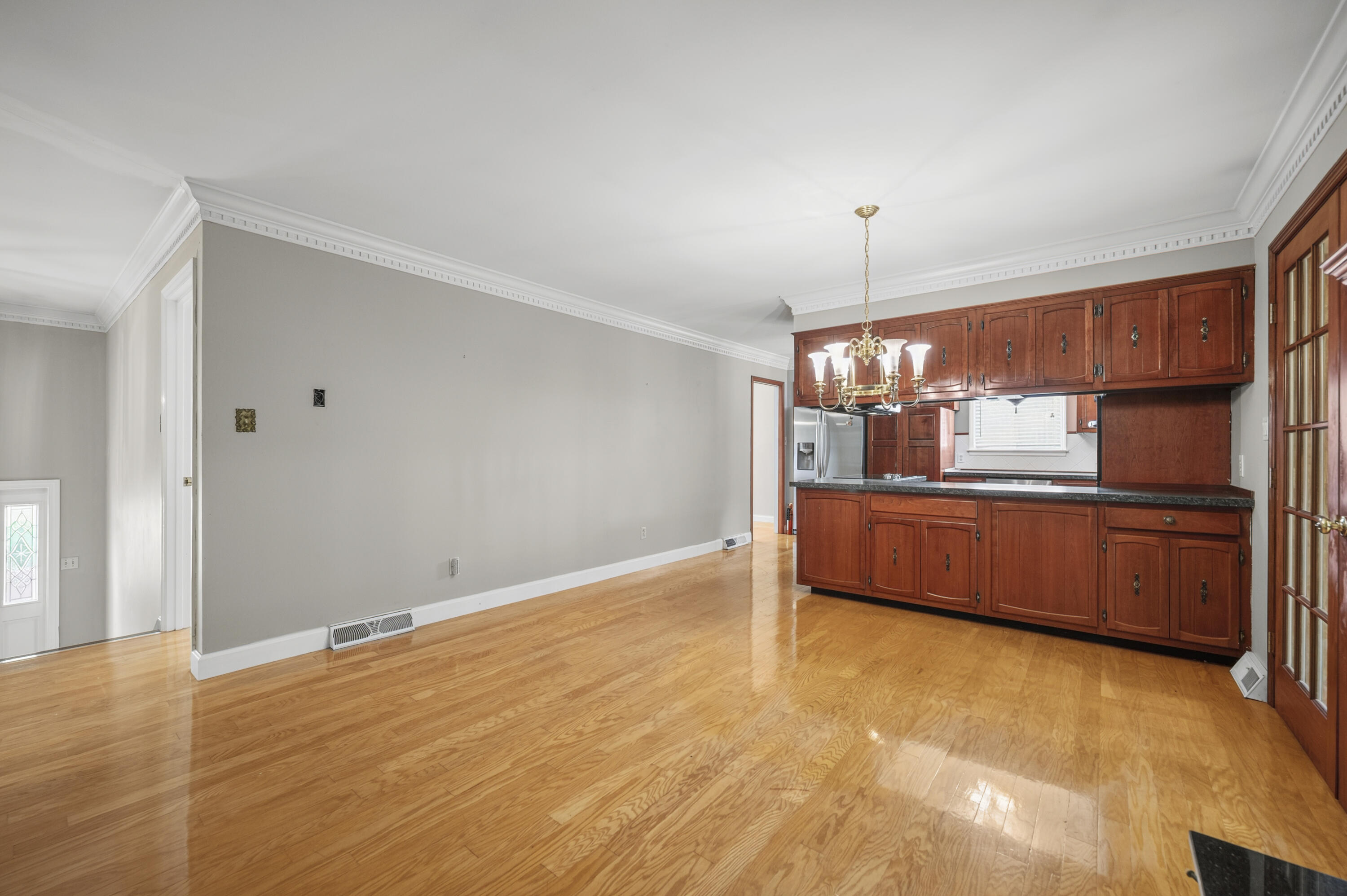 2075 Greentree Drive Property Photo 8