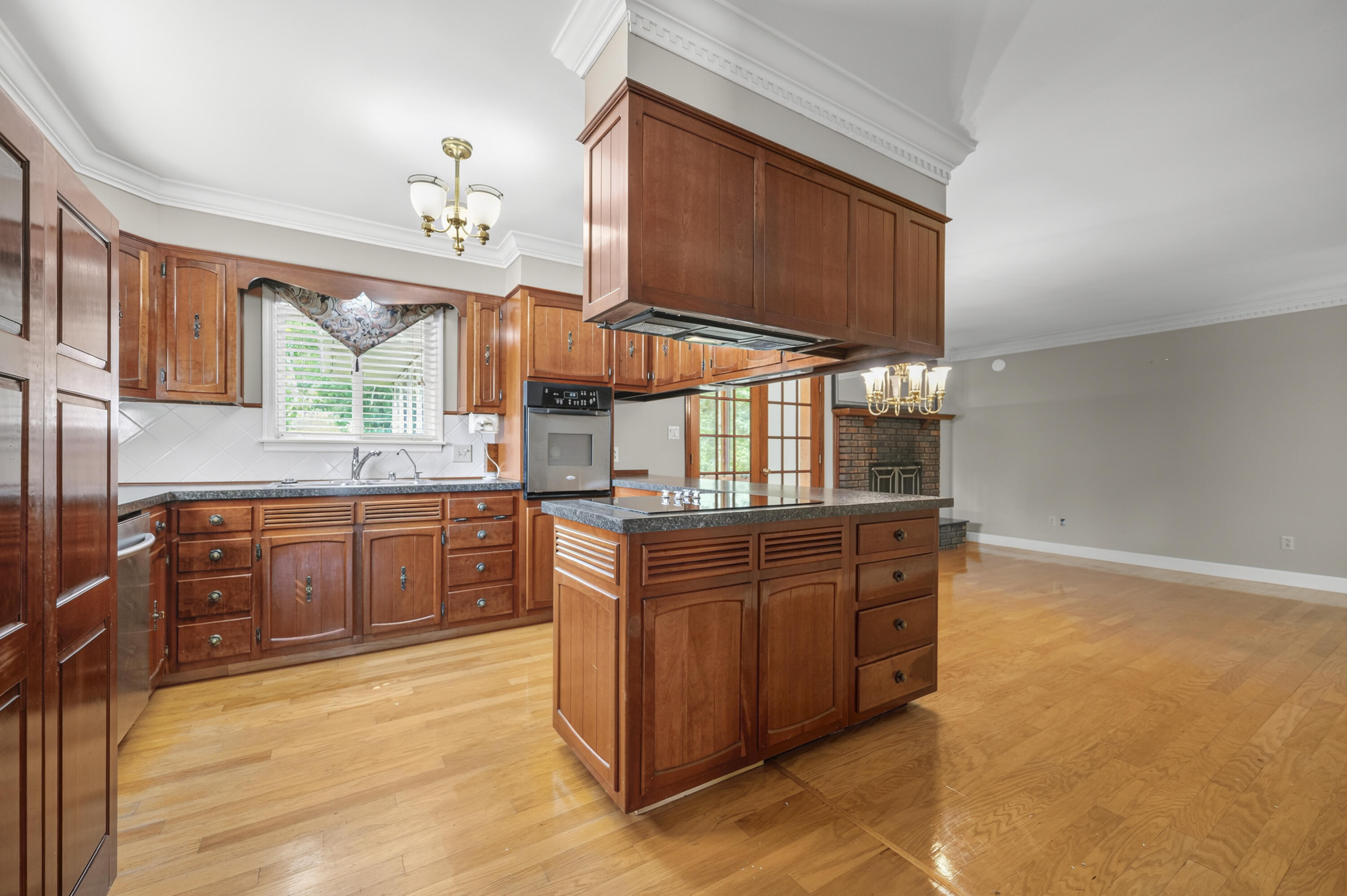 2075 Greentree Drive Property Photo 11