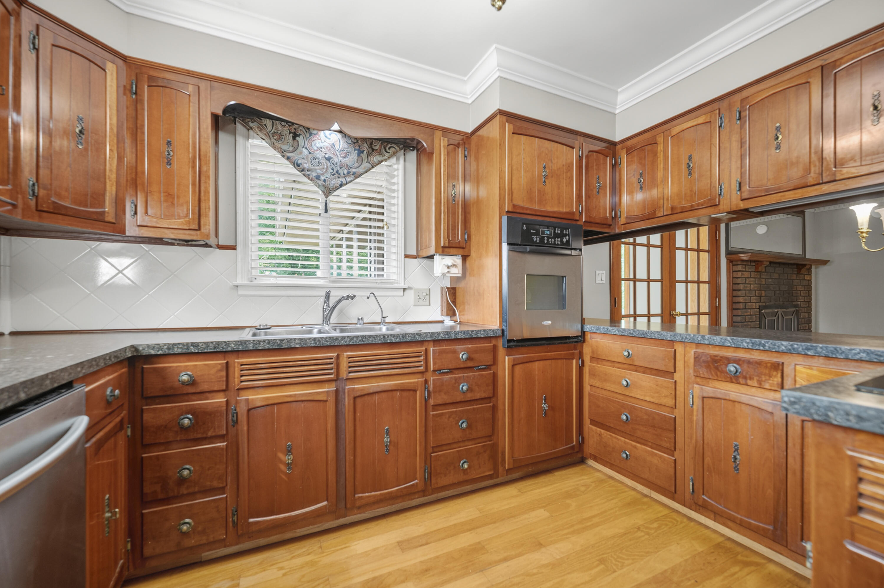 2075 Greentree Drive Property Photo 12