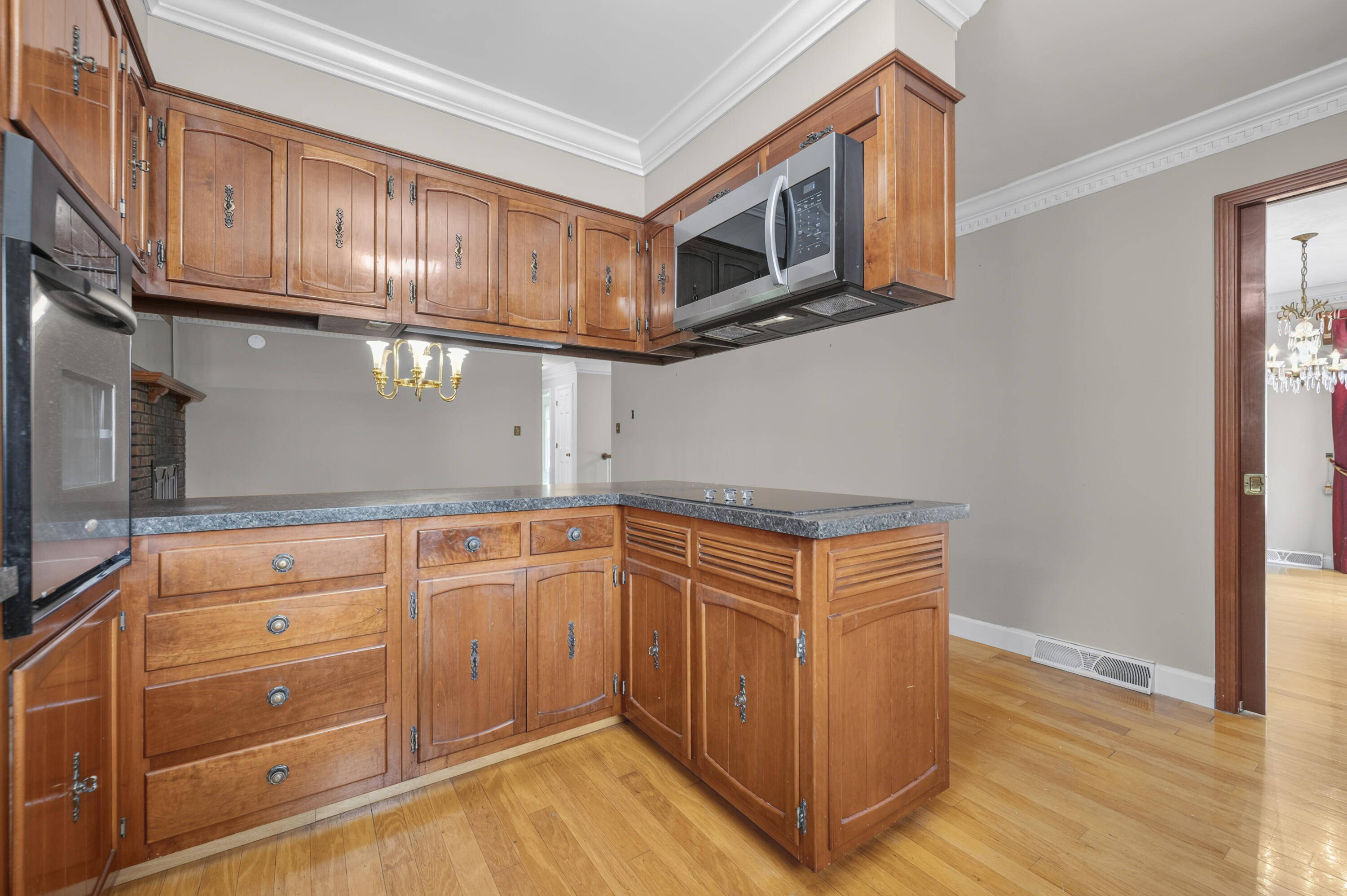 2075 Greentree Drive Property Photo 13