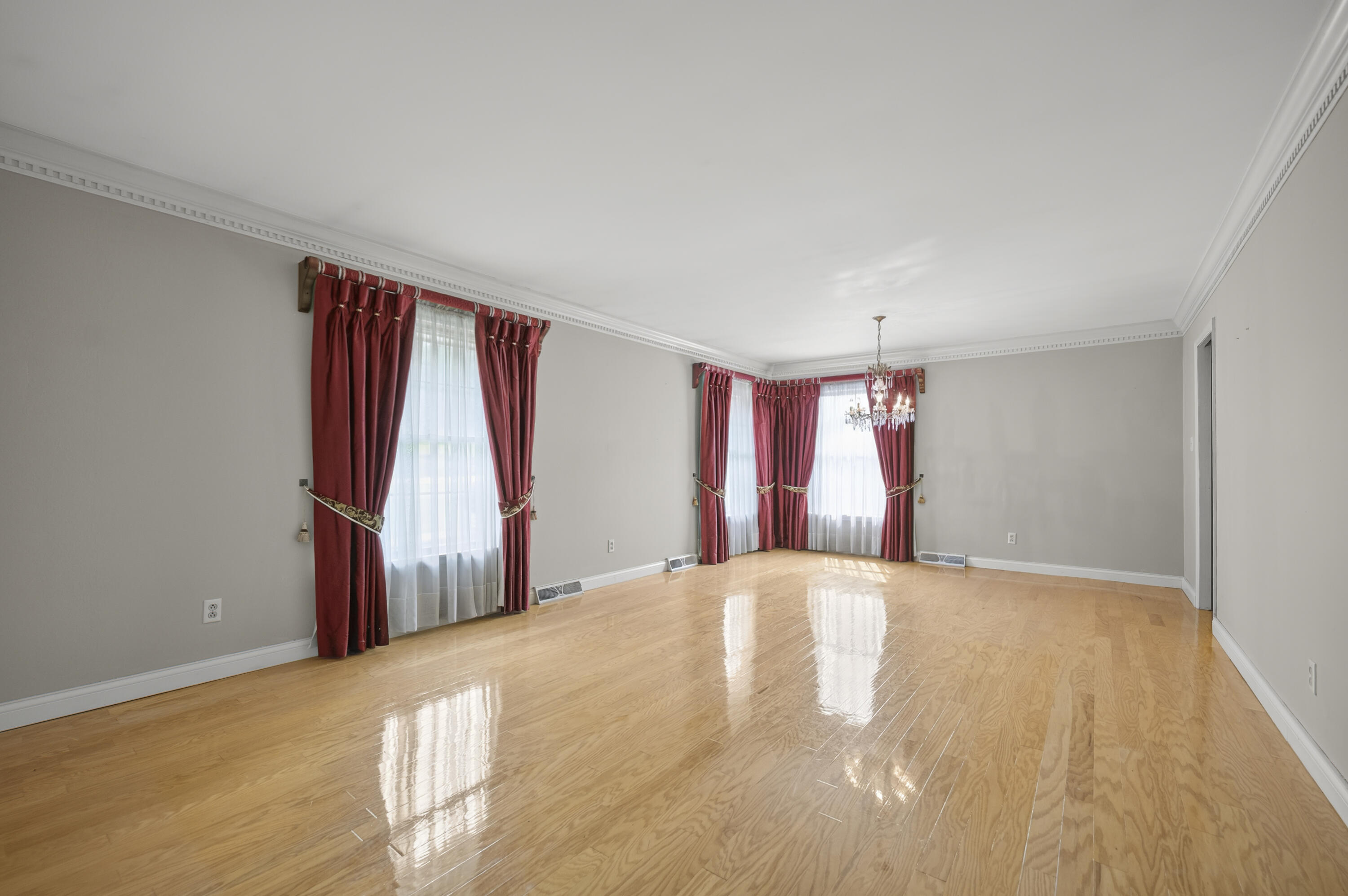 2075 Greentree Drive Property Photo 16