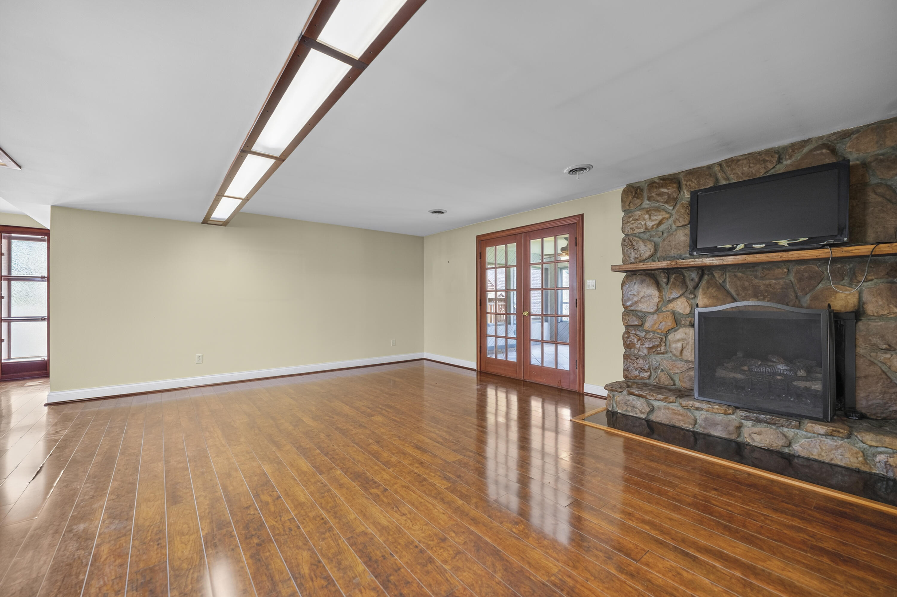 2075 Greentree Drive Property Photo 26