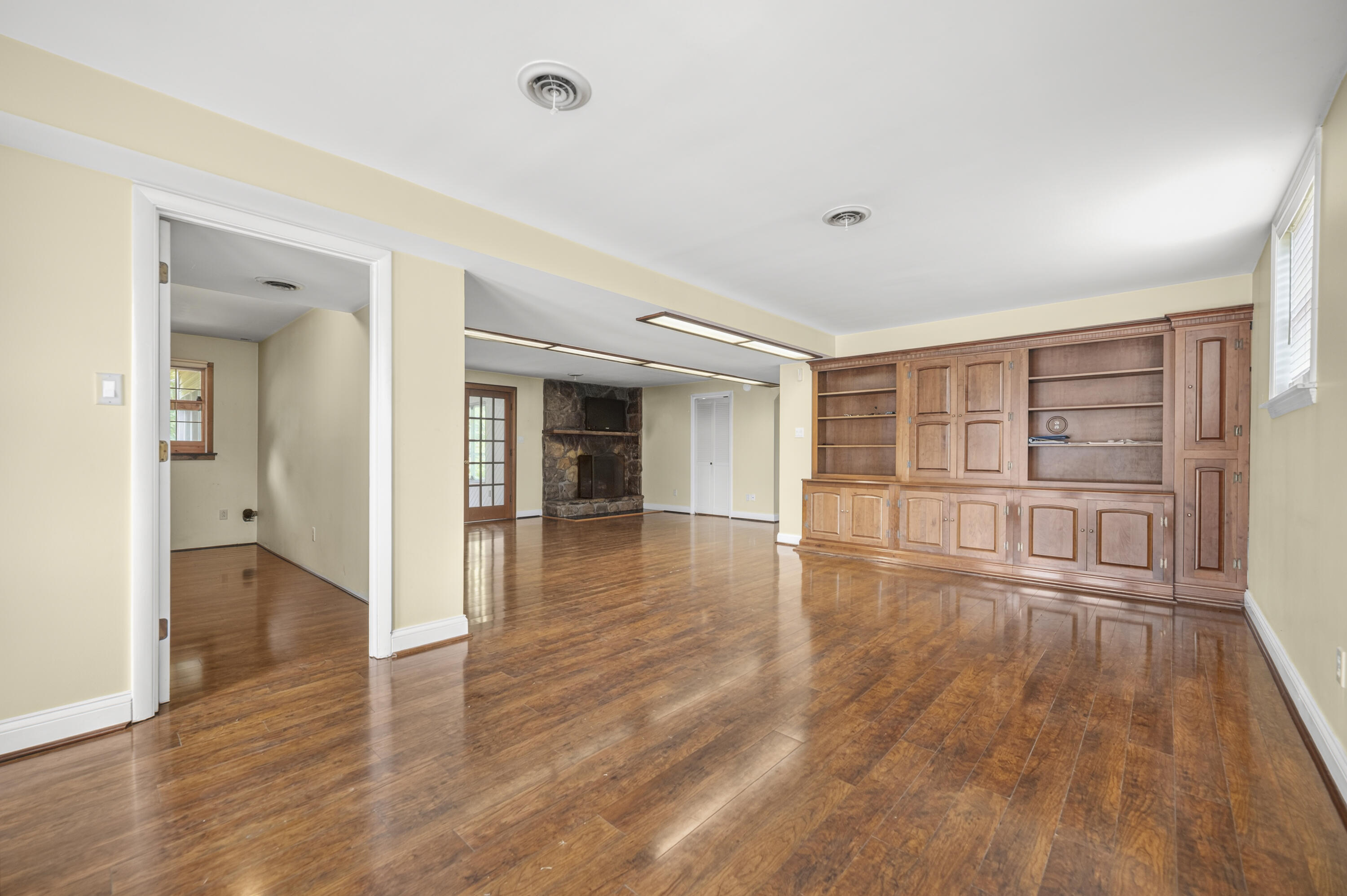 2075 Greentree Drive Property Photo 29