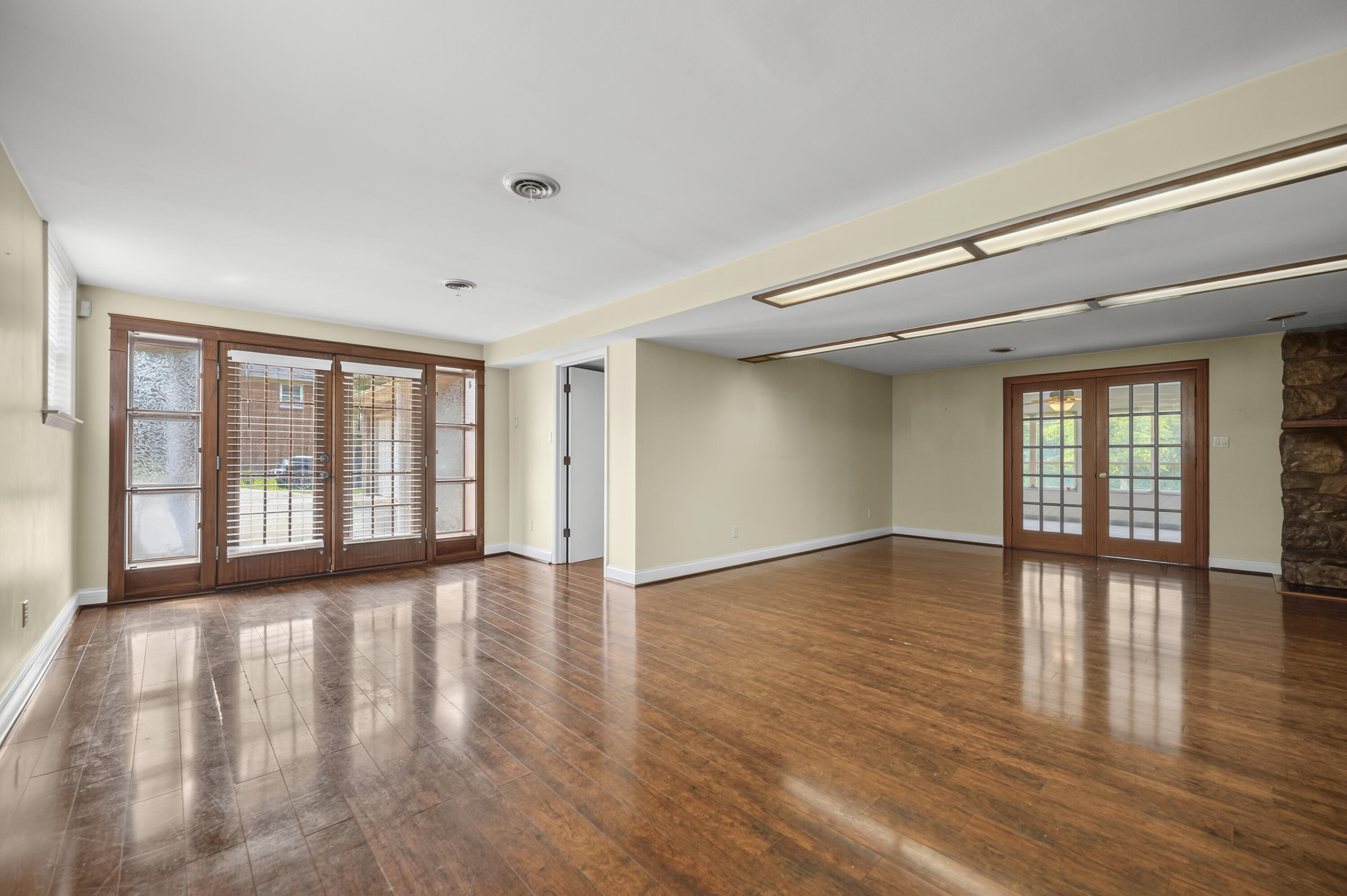 2075 Greentree Drive Property Photo 30