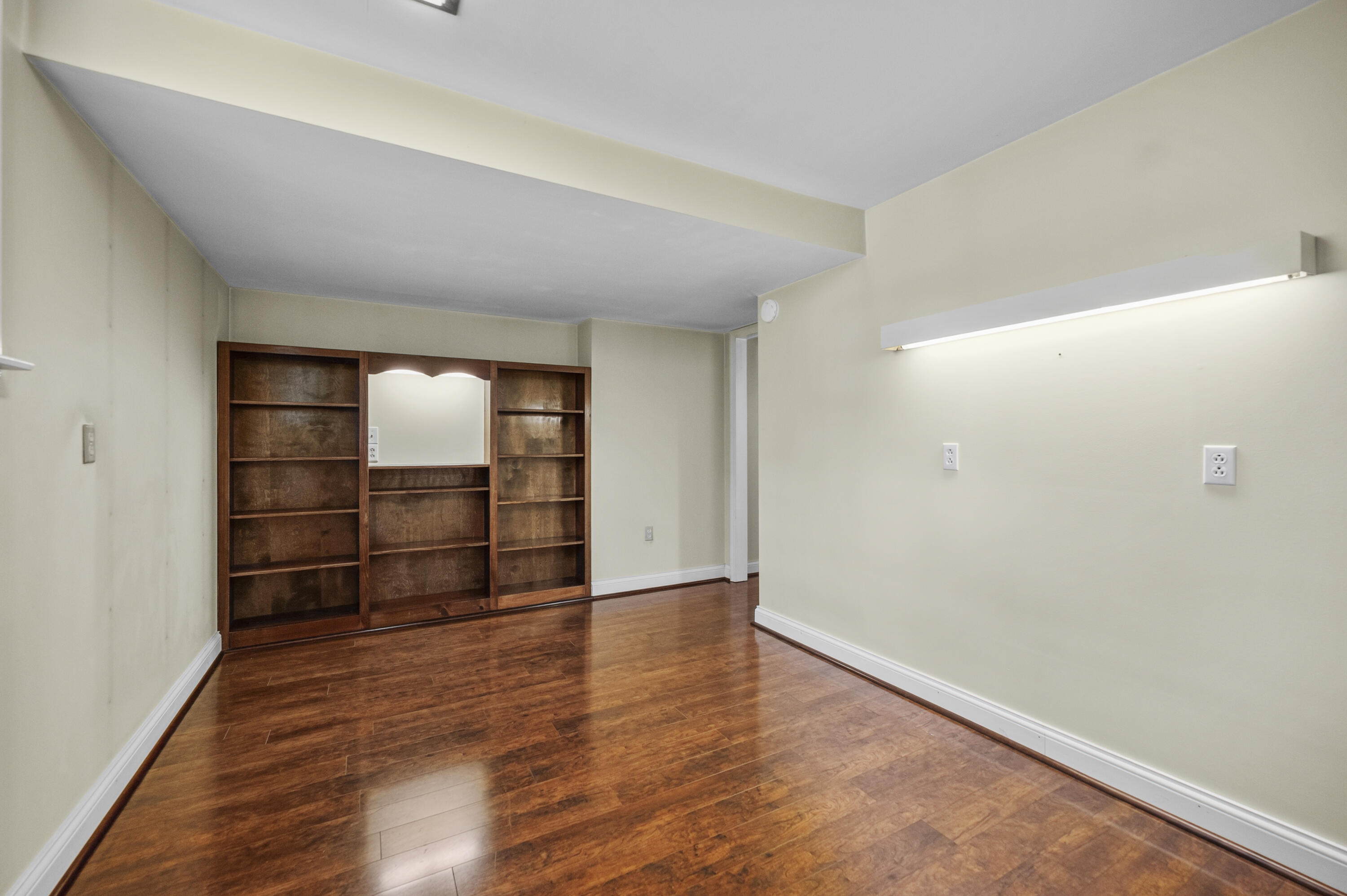 2075 Greentree Drive Property Photo 34