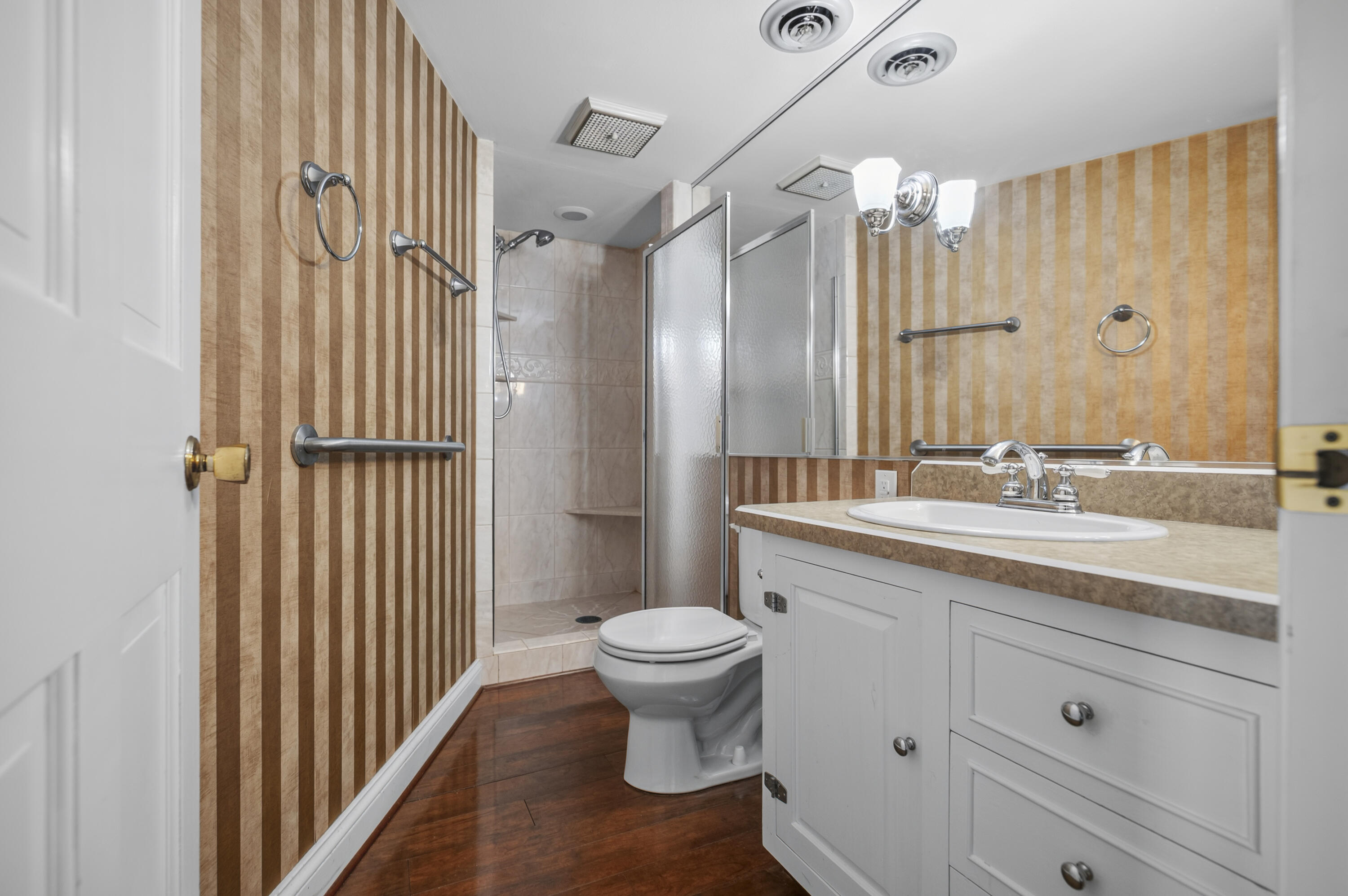 2075 Greentree Drive Property Photo 35