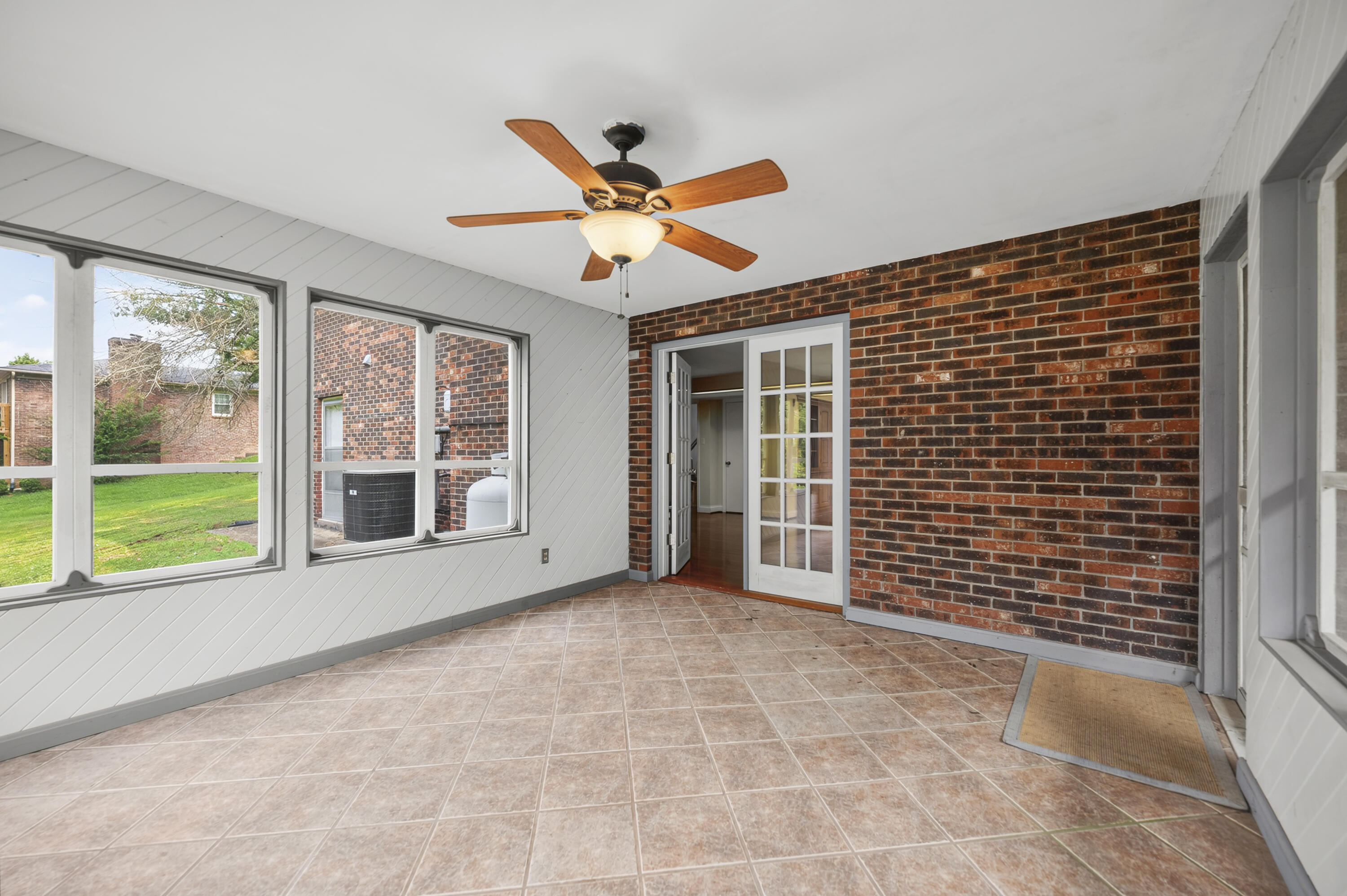 2075 Greentree Drive Property Photo 40
