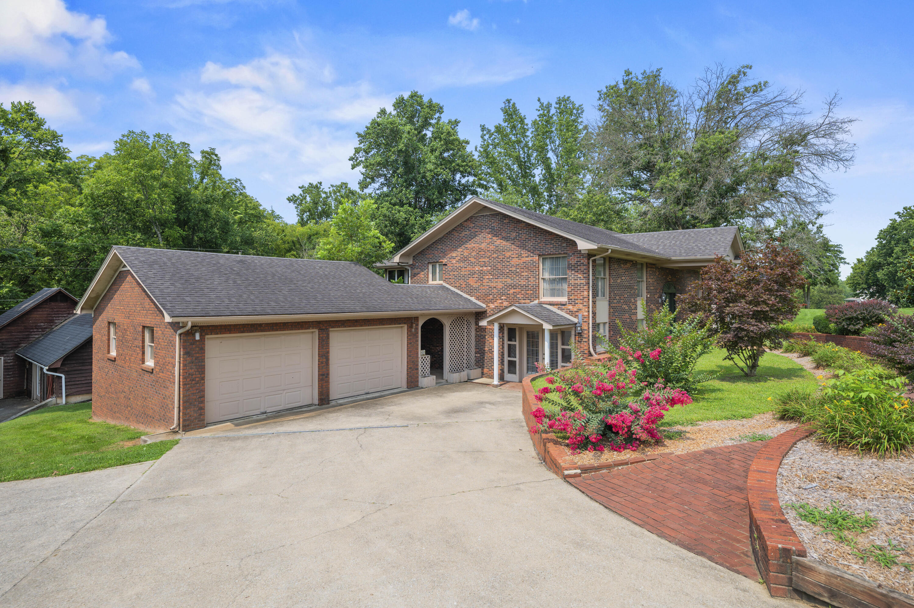 2075 Greentree Drive Property Photo 42