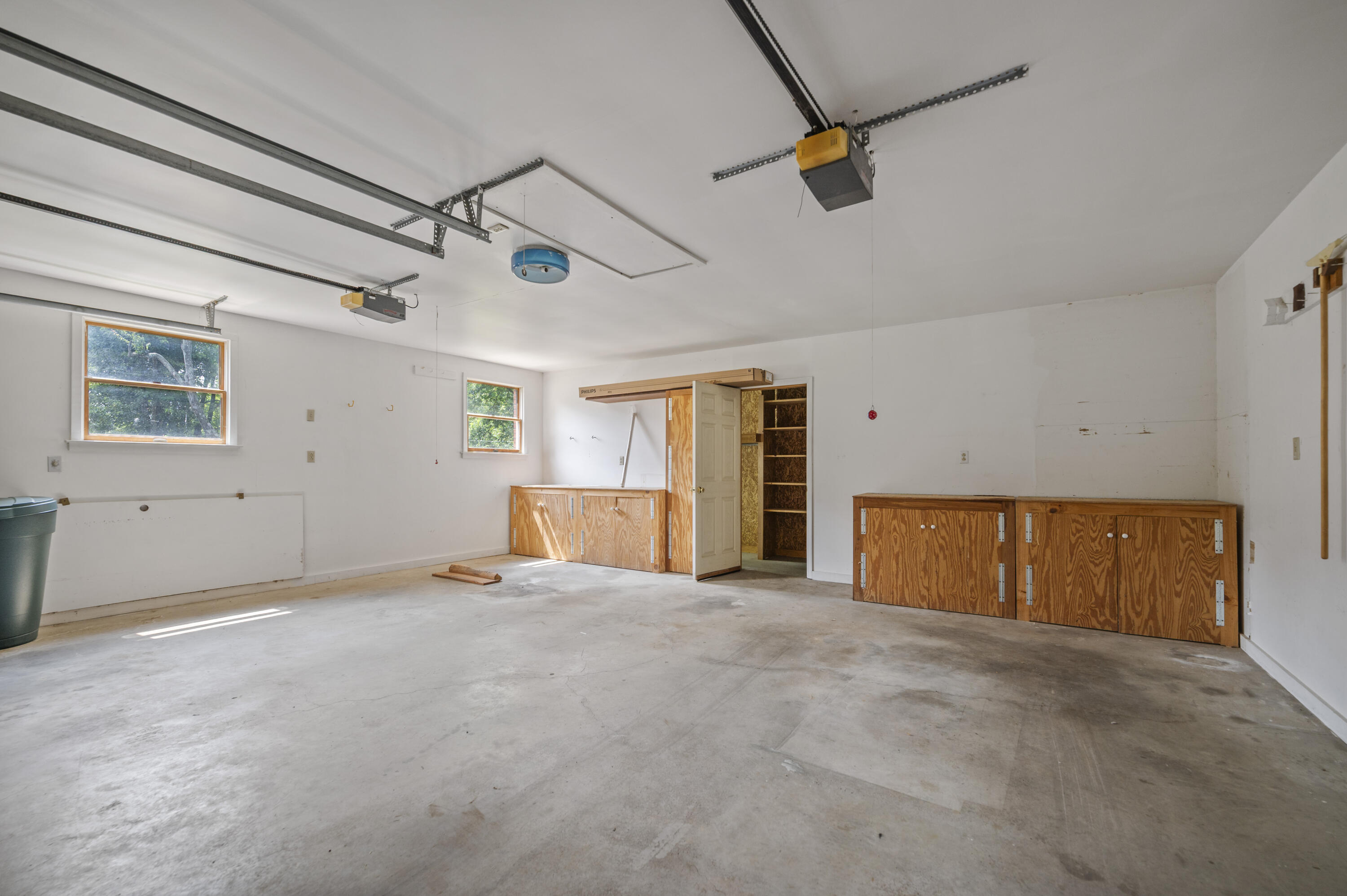 2075 Greentree Drive Property Photo 45