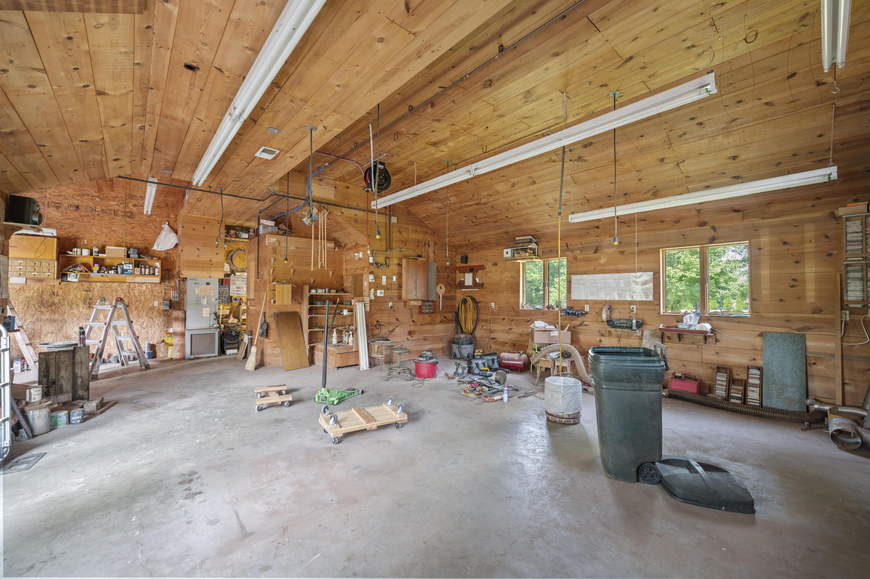 2075 Greentree Drive Property Photo 50
