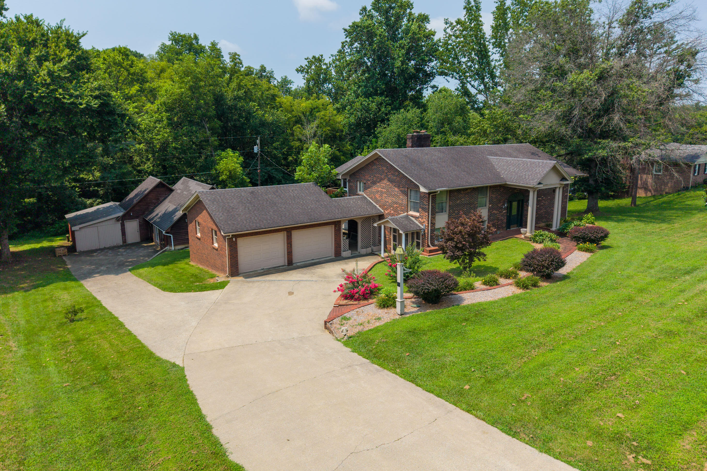 2075 Greentree Drive Property Photo 56