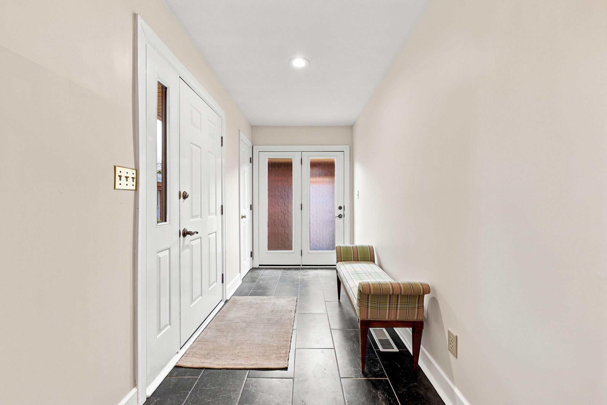 2208 Stone Garden Lane Property Photo 6