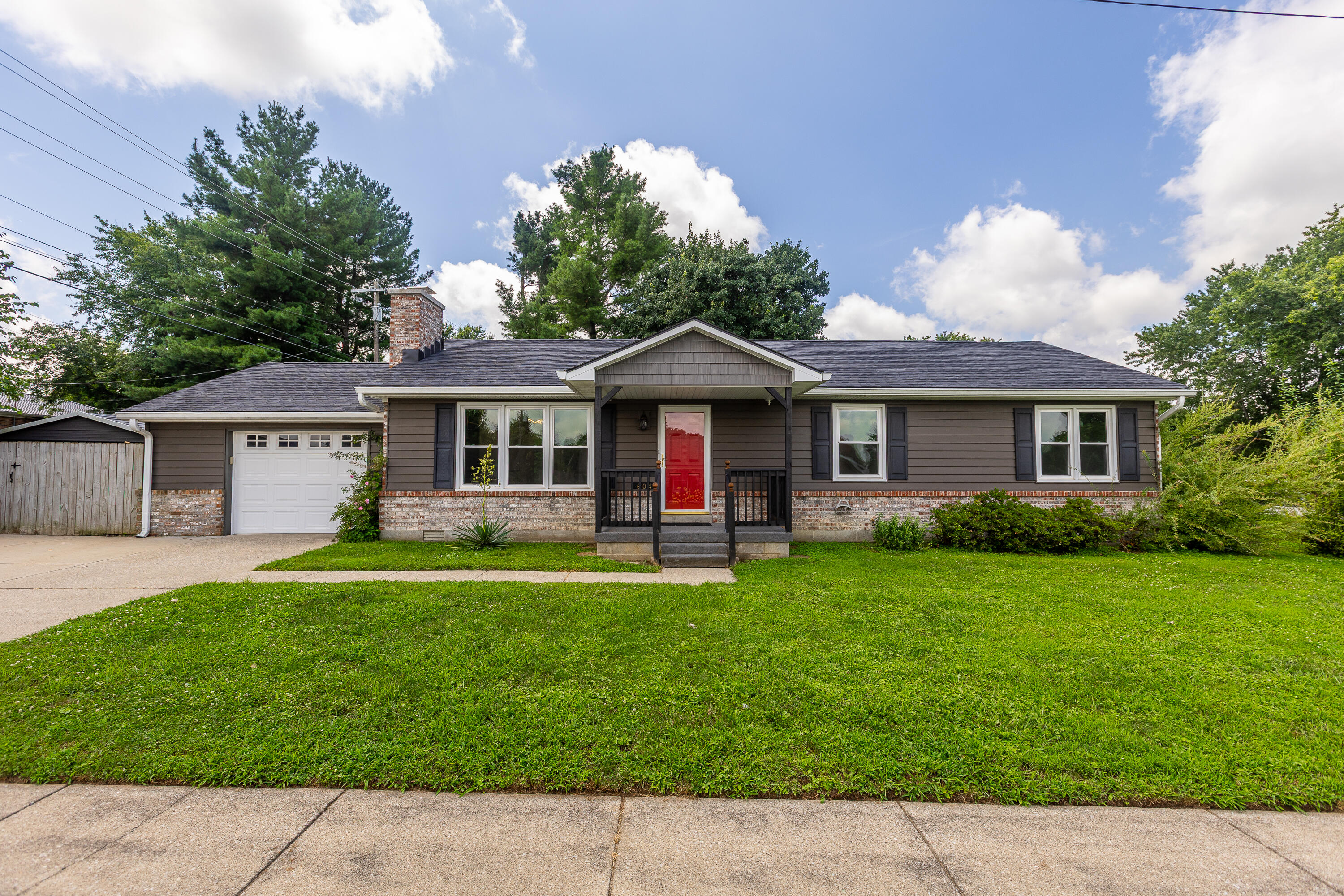 604 Hickory Hill Drive Property Photo 1