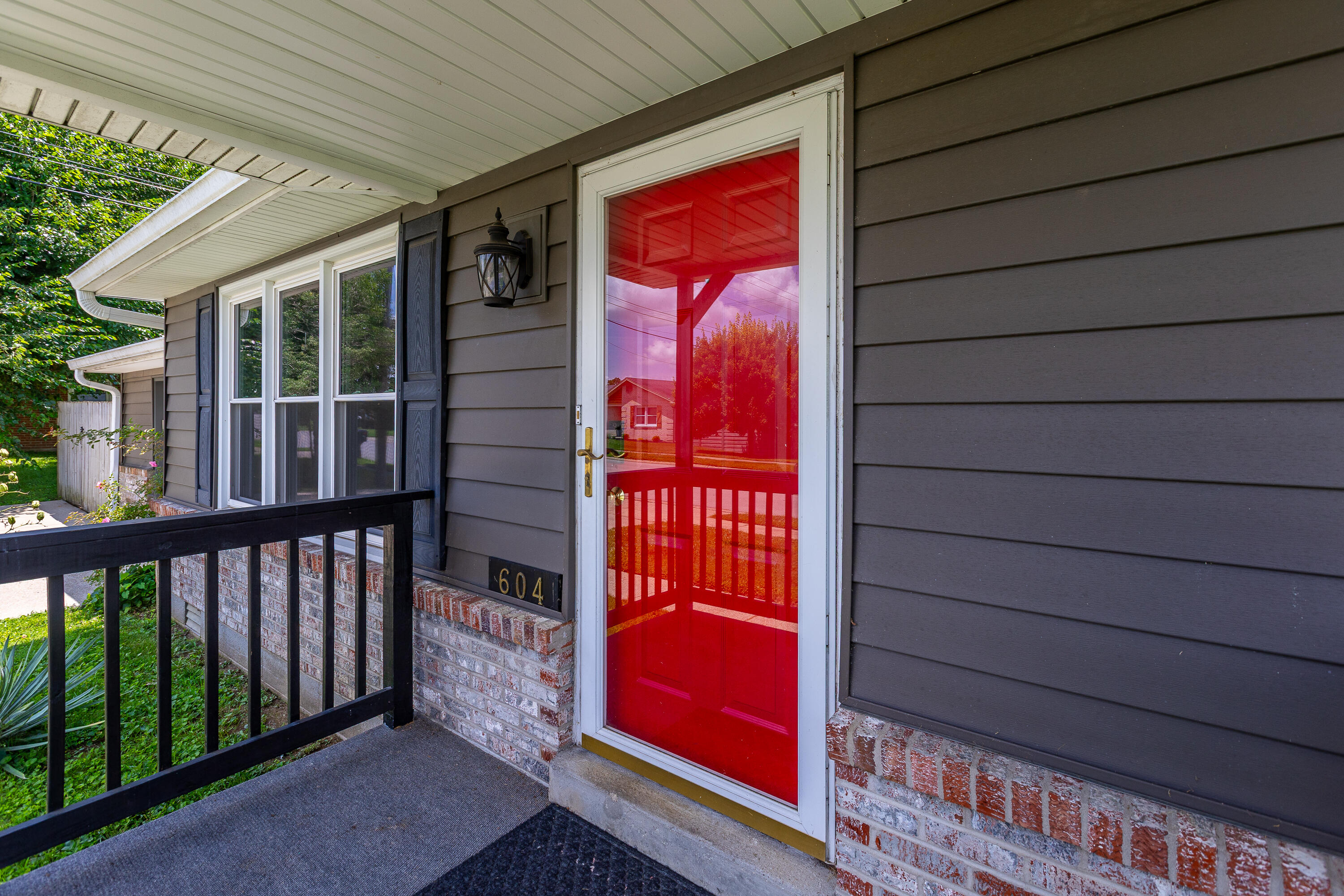 604 Hickory Hill Drive Property Photo 4