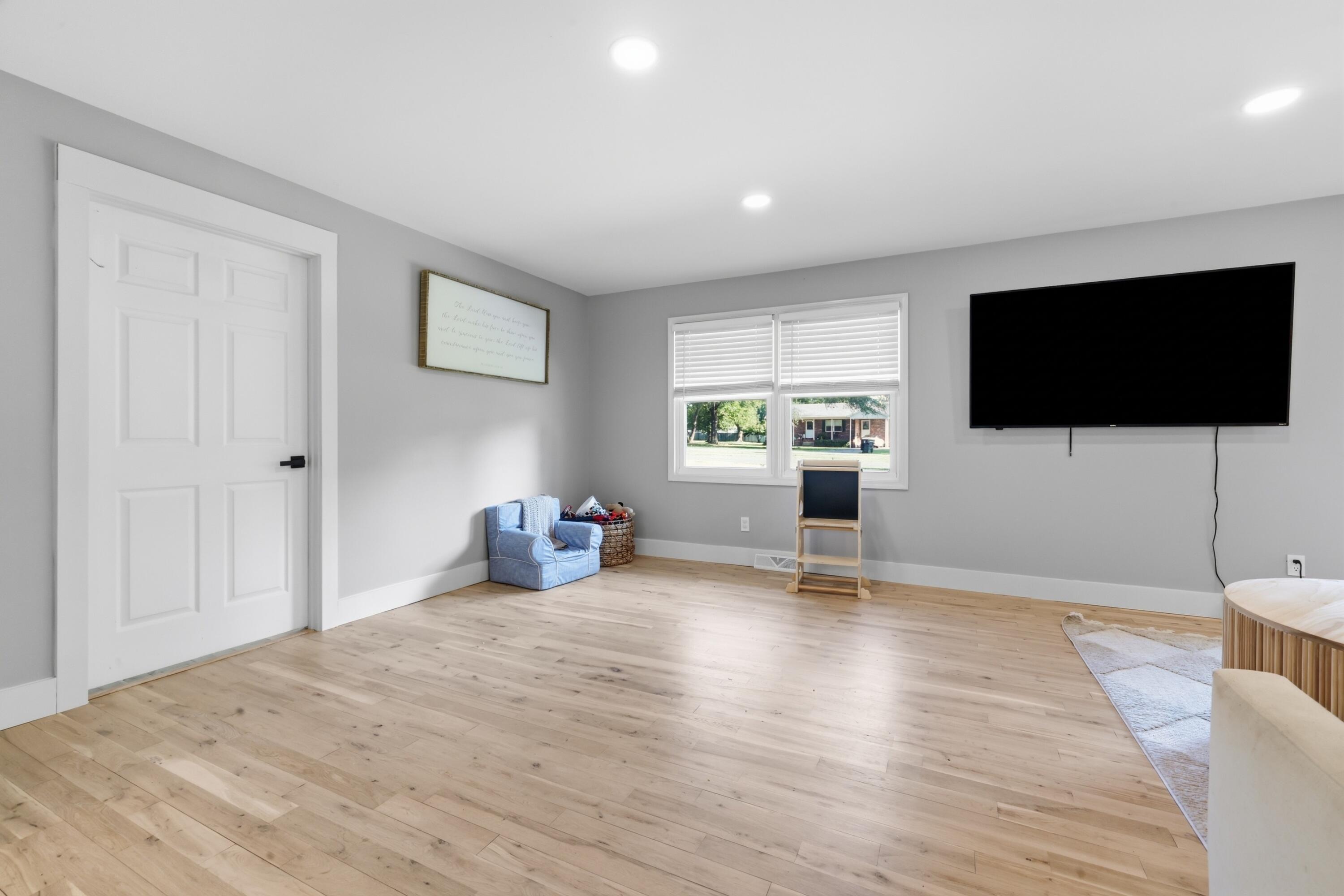 89 Perry Street Property Photo 6