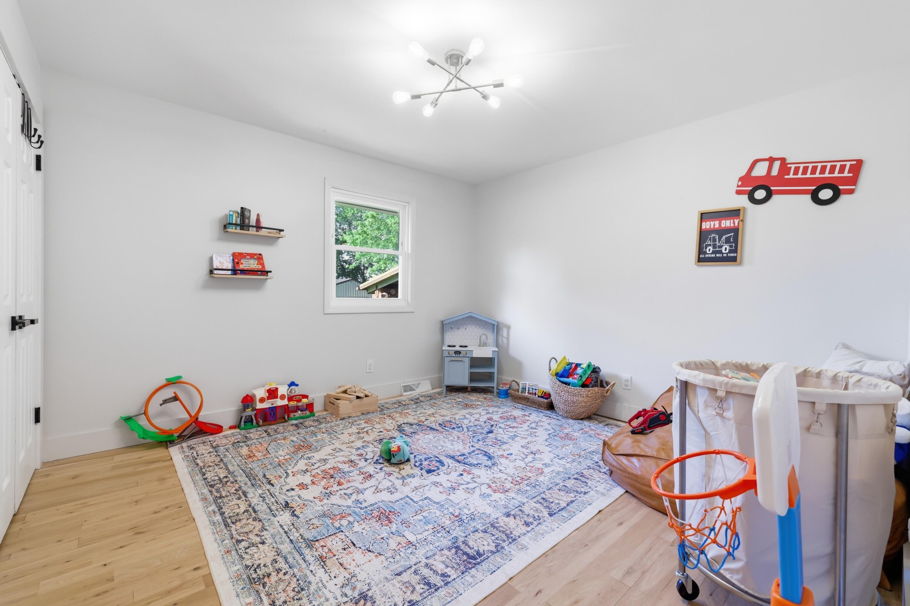 89 Perry Street Property Photo 23