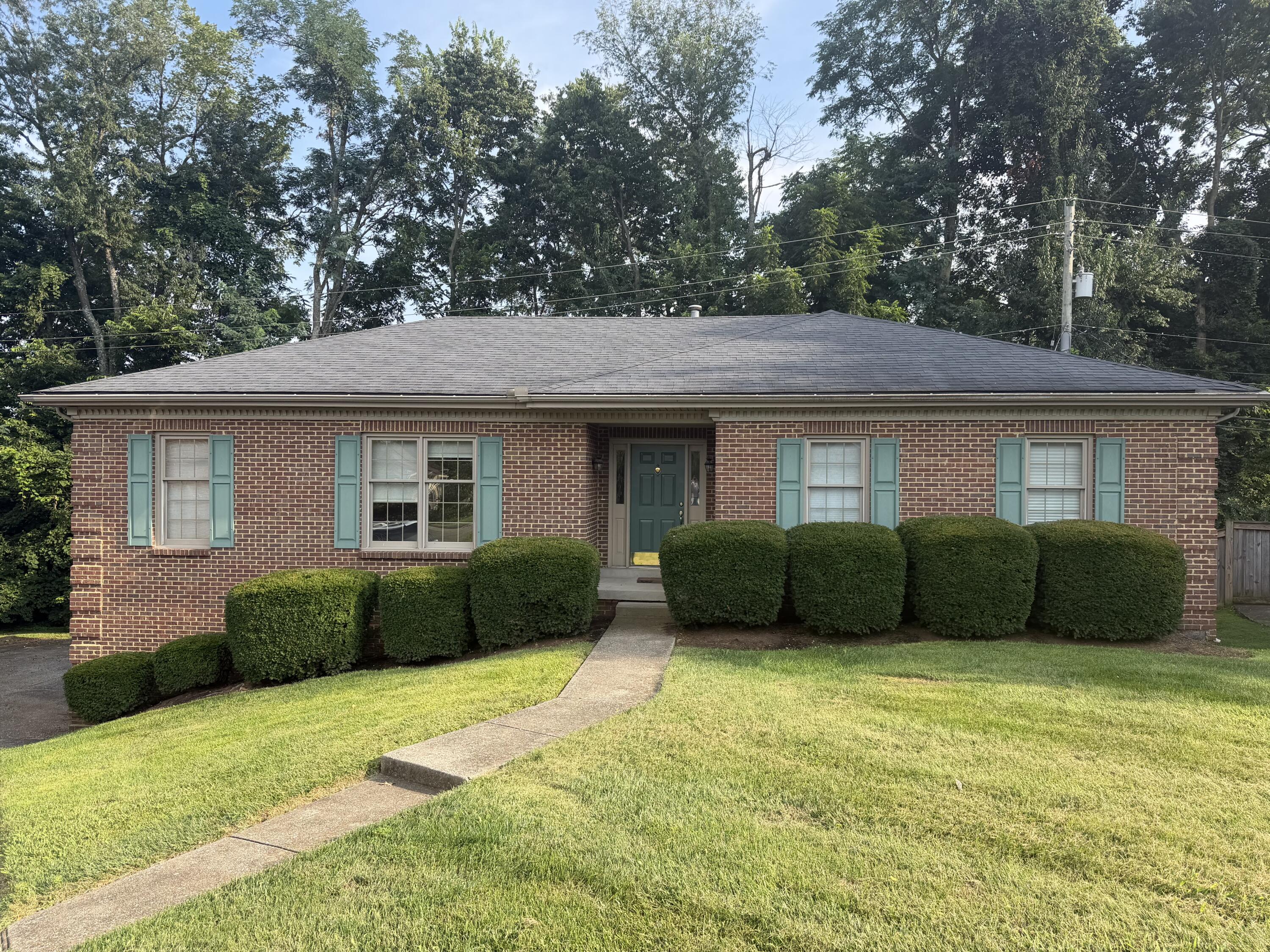 1112 Pepperhill Circle Property Photo 1