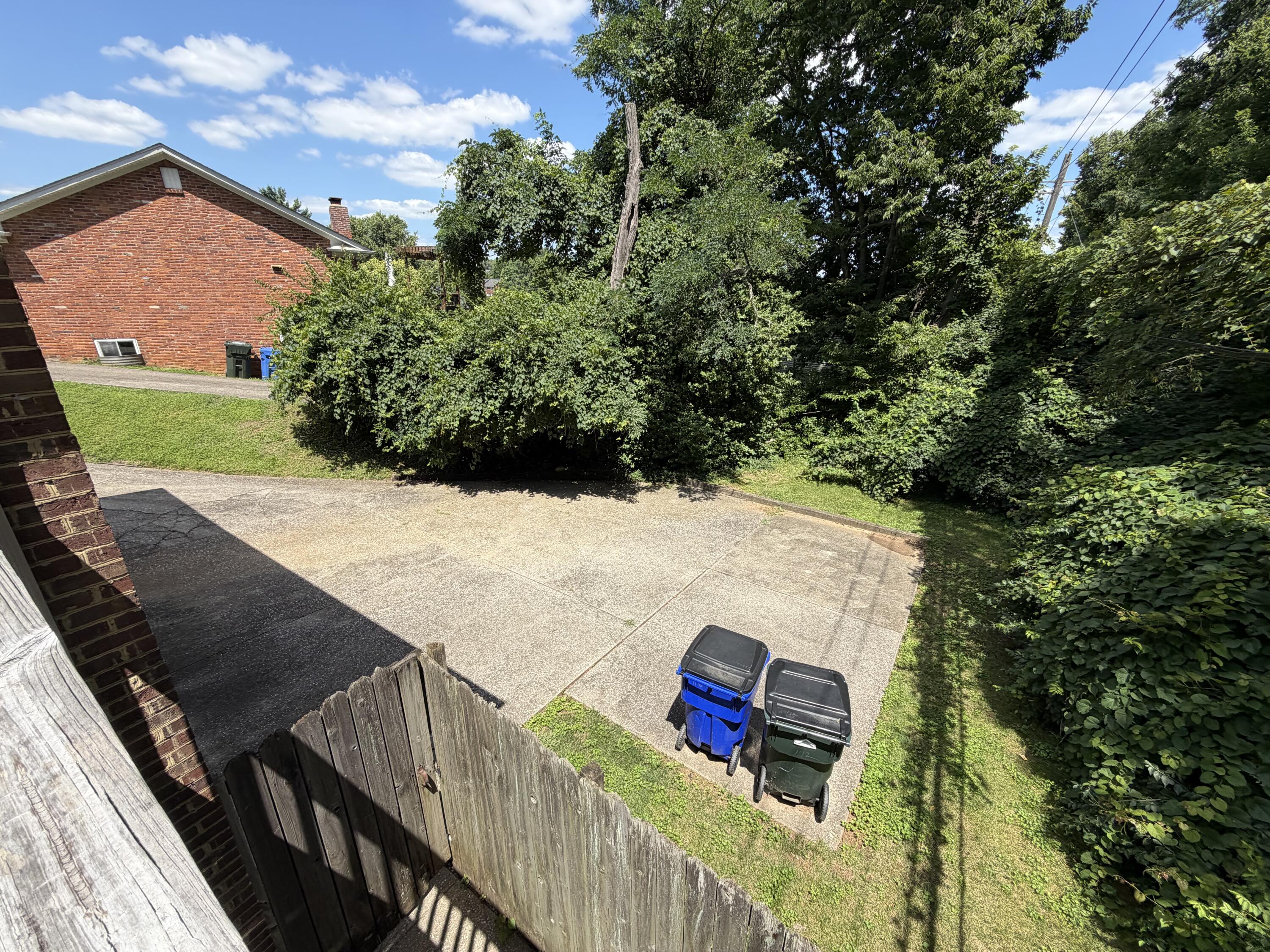 1112 Pepperhill Circle Property Photo 10