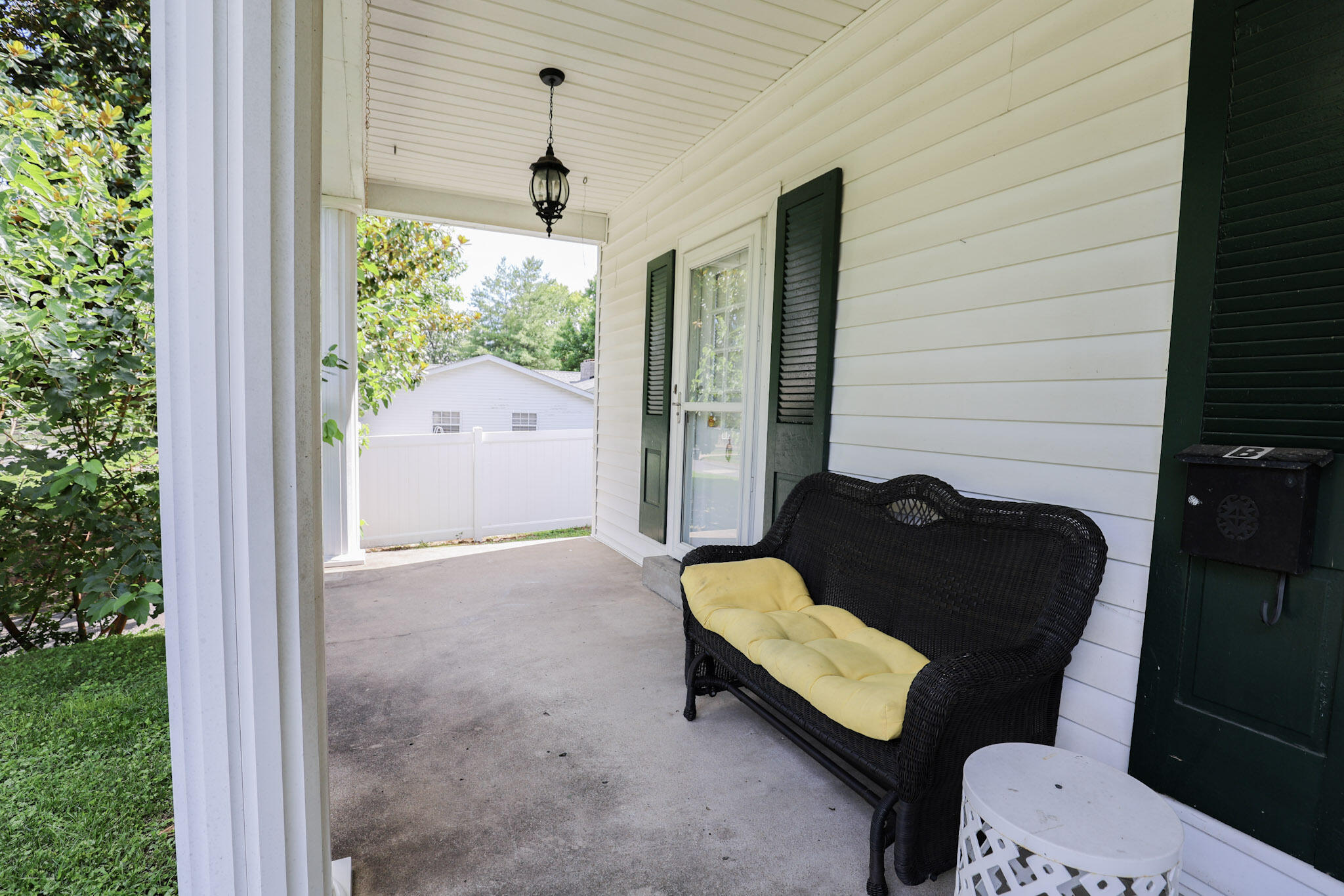 369 Wallace Lane Property Photo 5