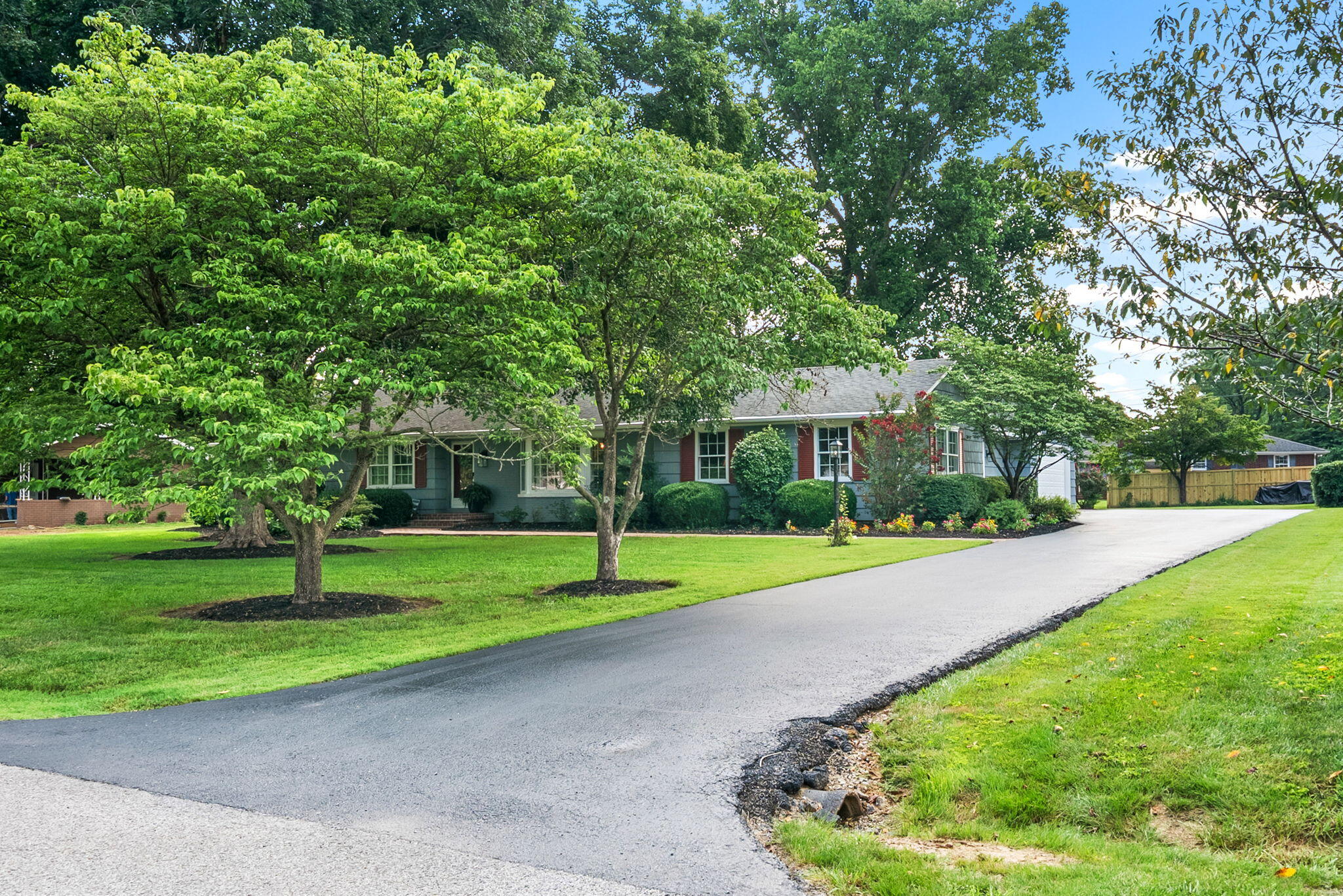 320 Skyline Park Drive Property Photo 6