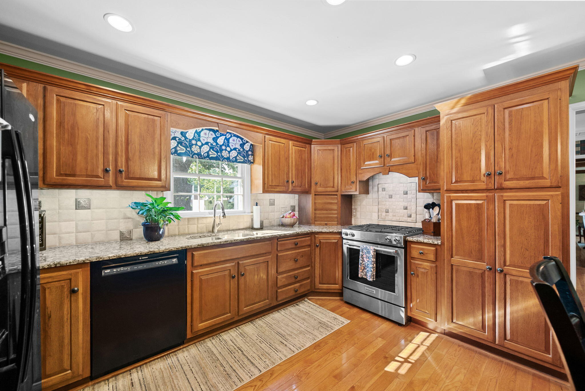 320 Skyline Park Drive Property Photo 14