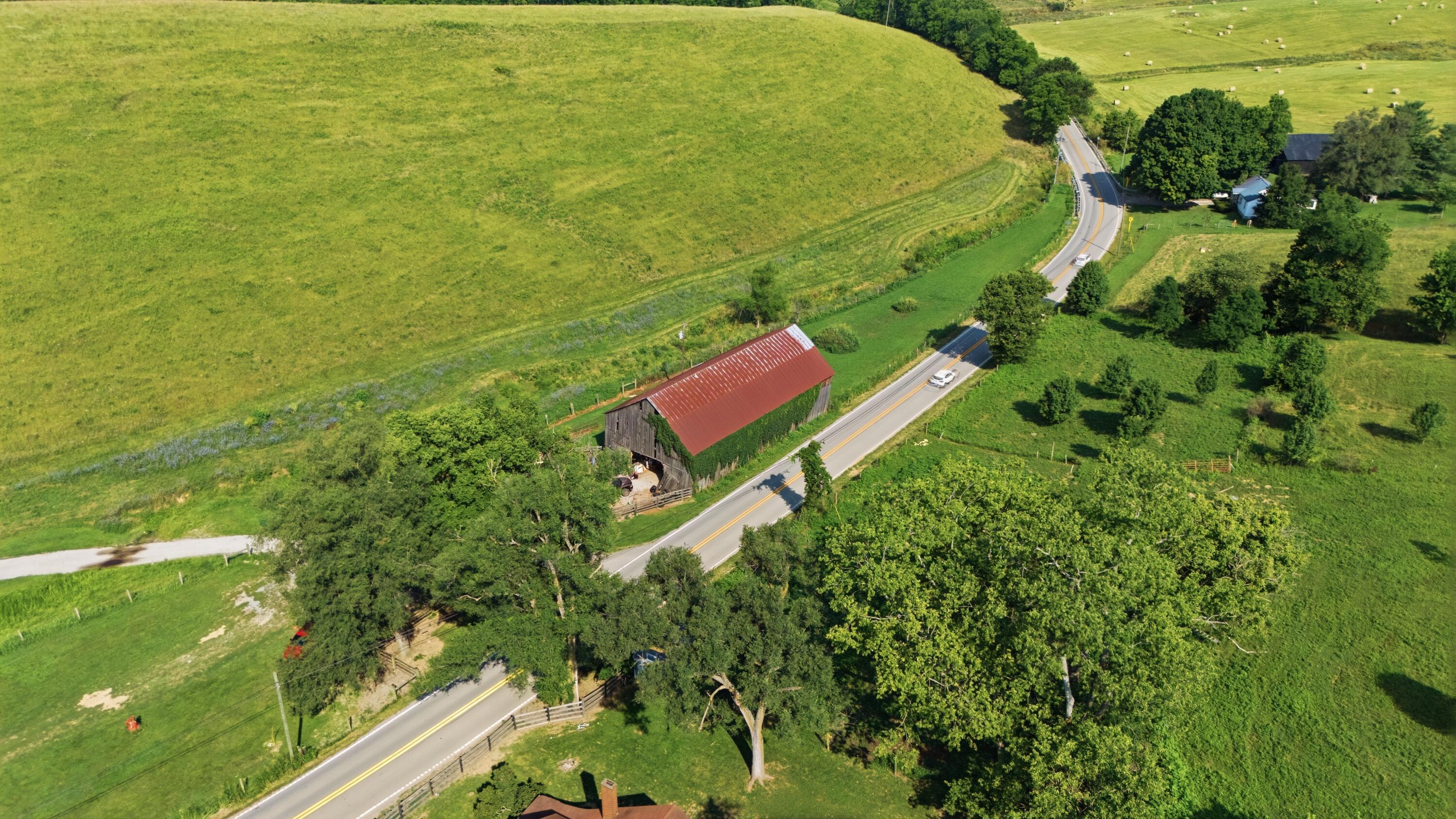 1272 Moorefield Road Property Photo 5