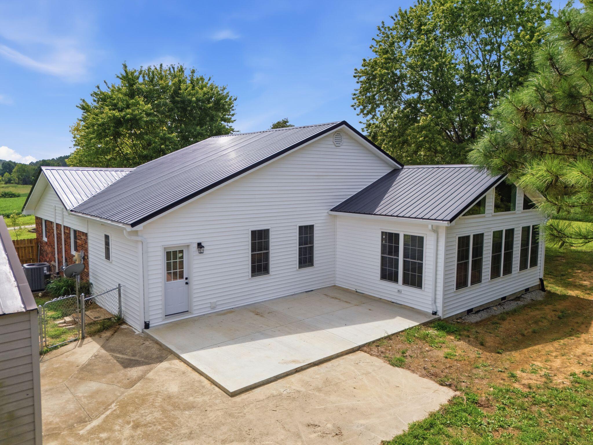 130 White Road Property Photo 7