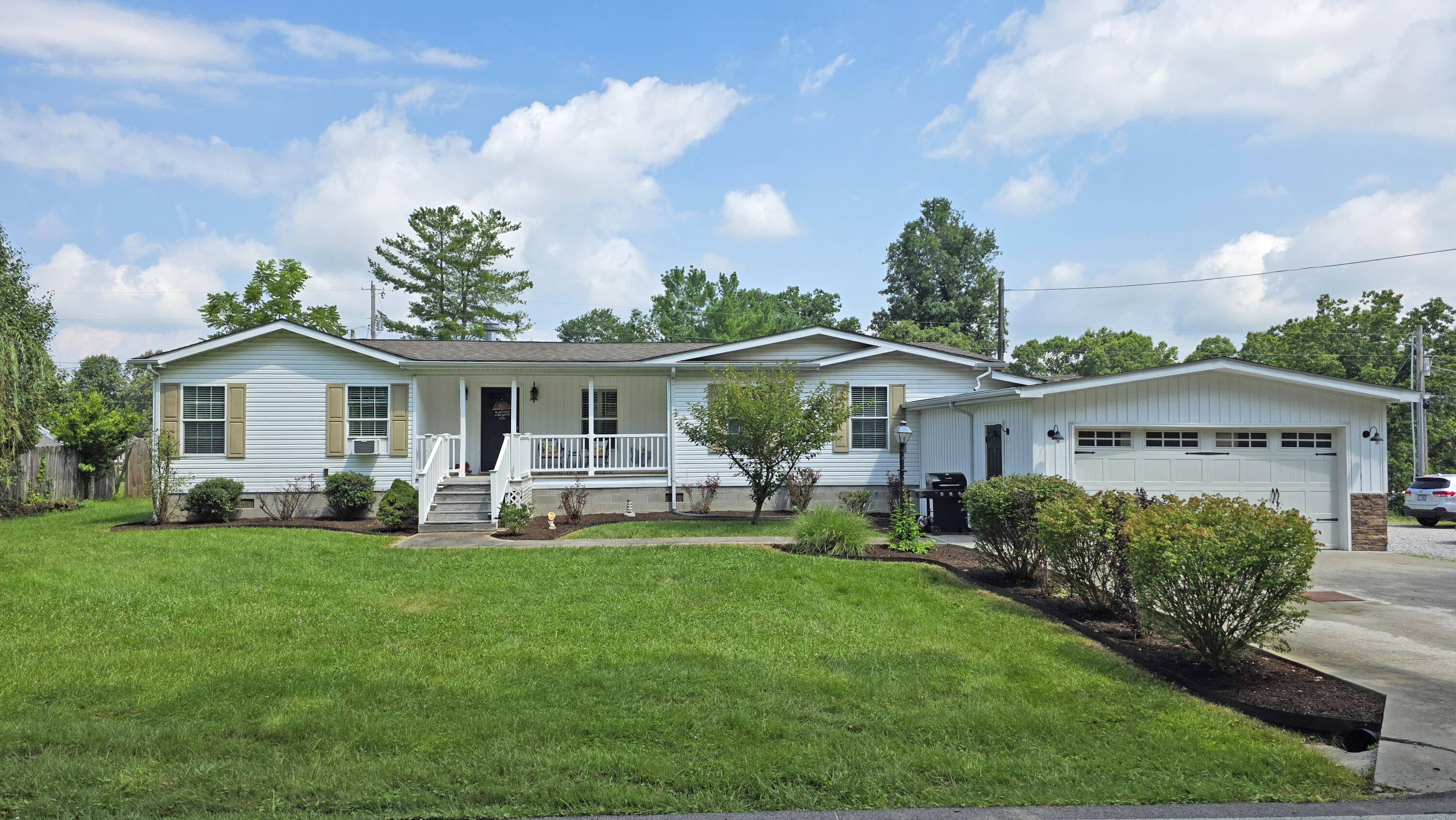 1838 Chaney Ridge Road Property Photo 1