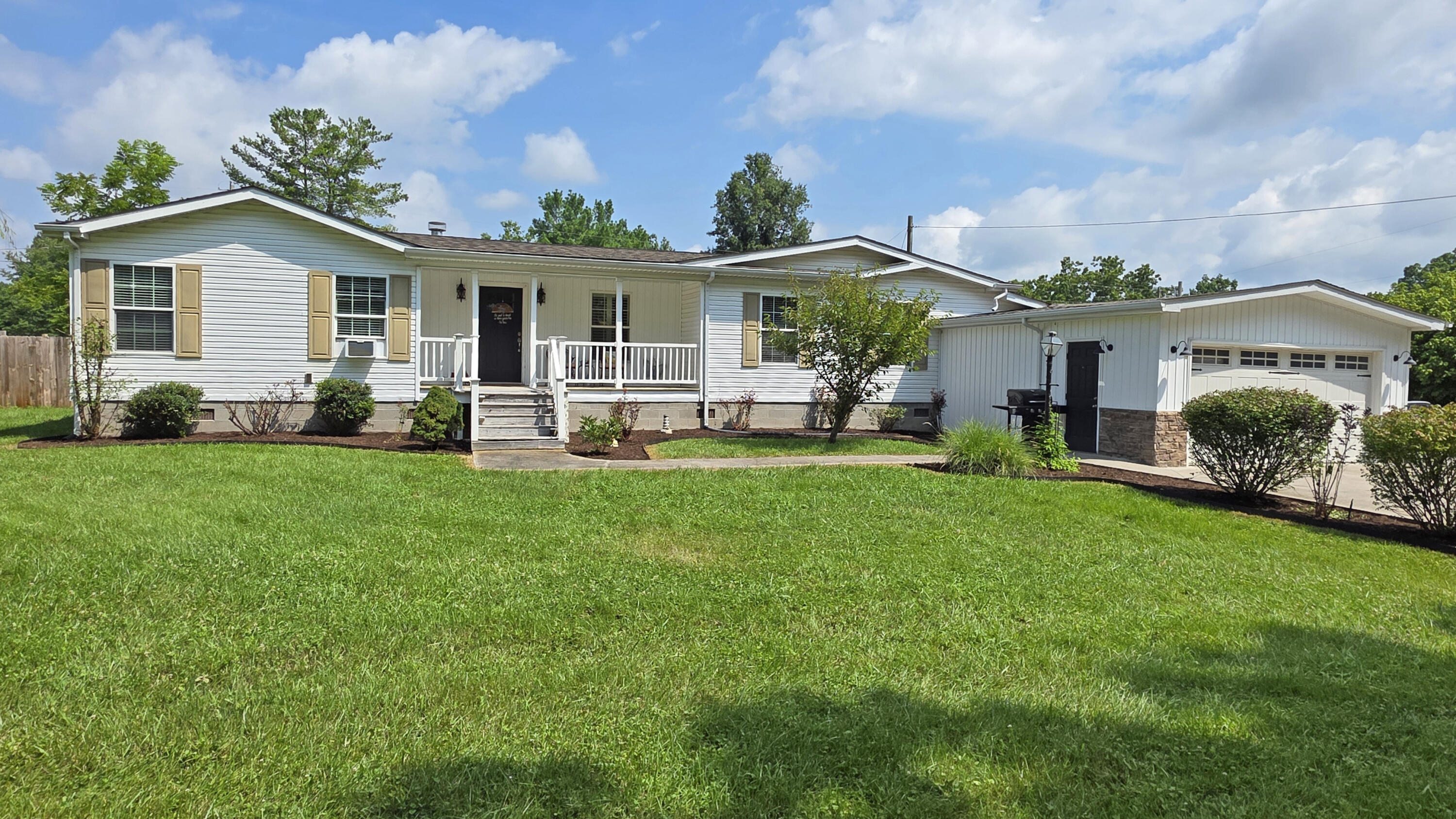 1838 Chaney Ridge Road Property Photo 2