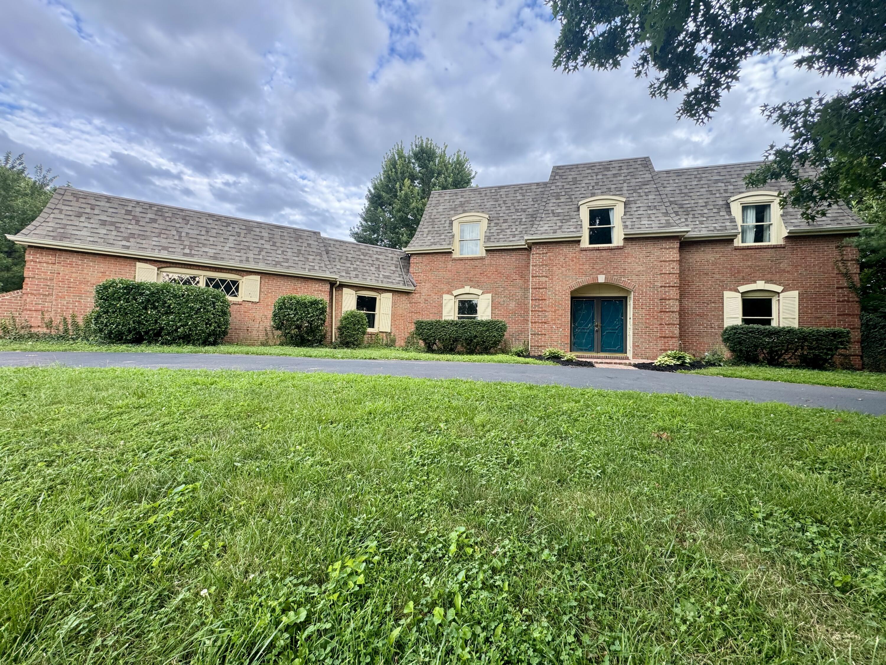 972 Edgewater Drive